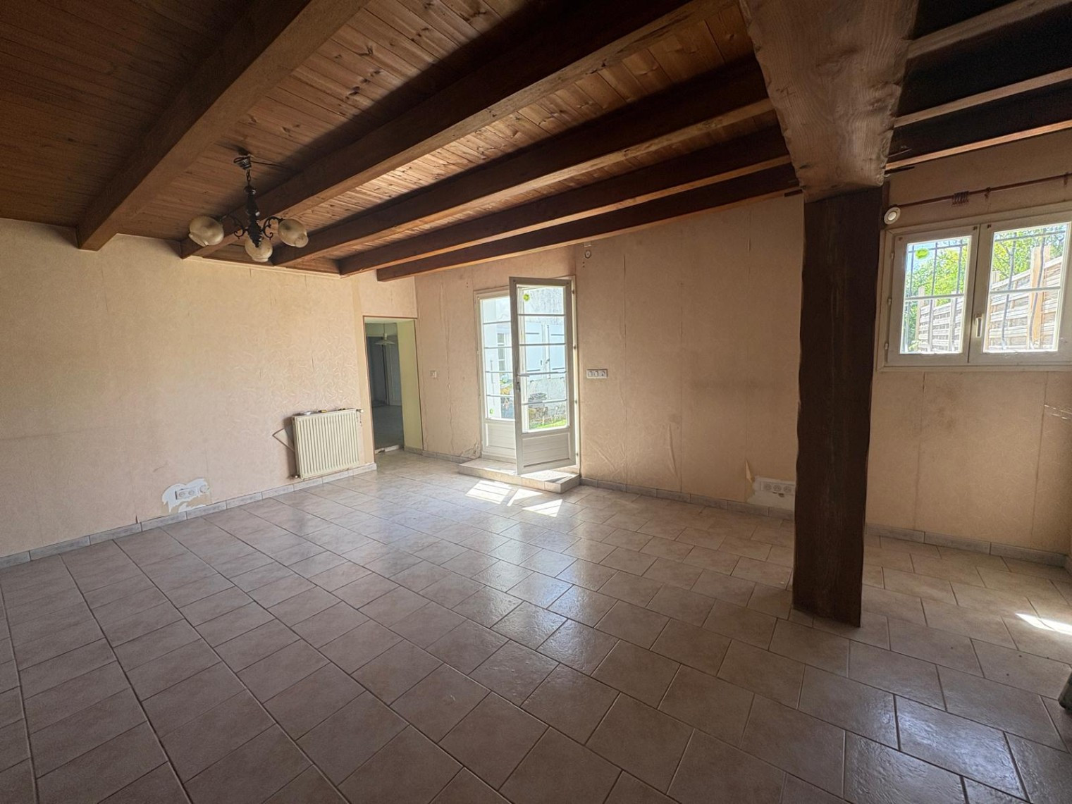 
                                                Vente
                                                 Maison ancienne, charme et potentiel