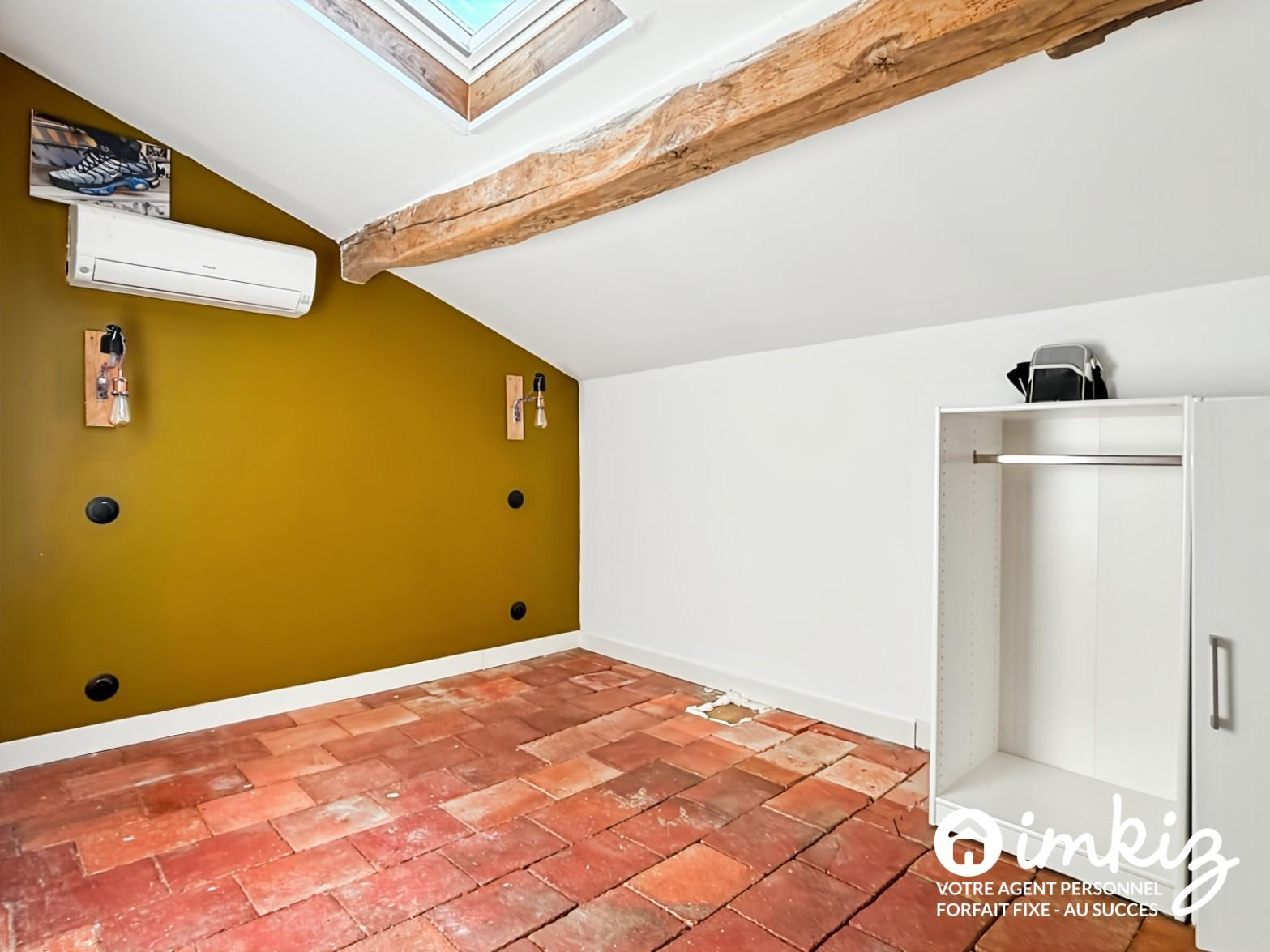 
                                                Vente
                                                 Maison ancienne eénovée 7 pièces au calme