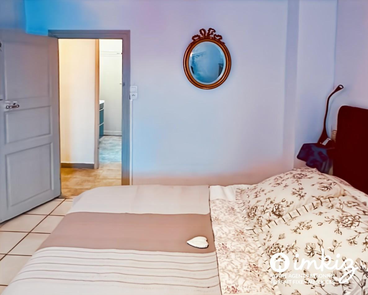 Vente
                                                 Maison ancienne rénovée avec garage cœur de ville