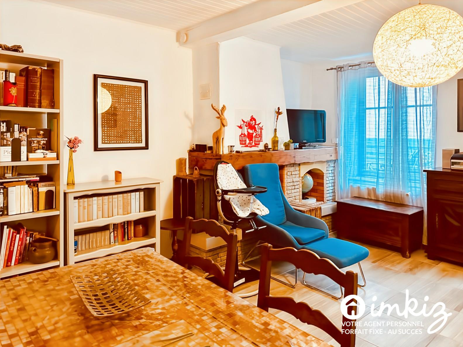 Vente
                                                 Maison ancienne rénovée avec garage cœur de ville