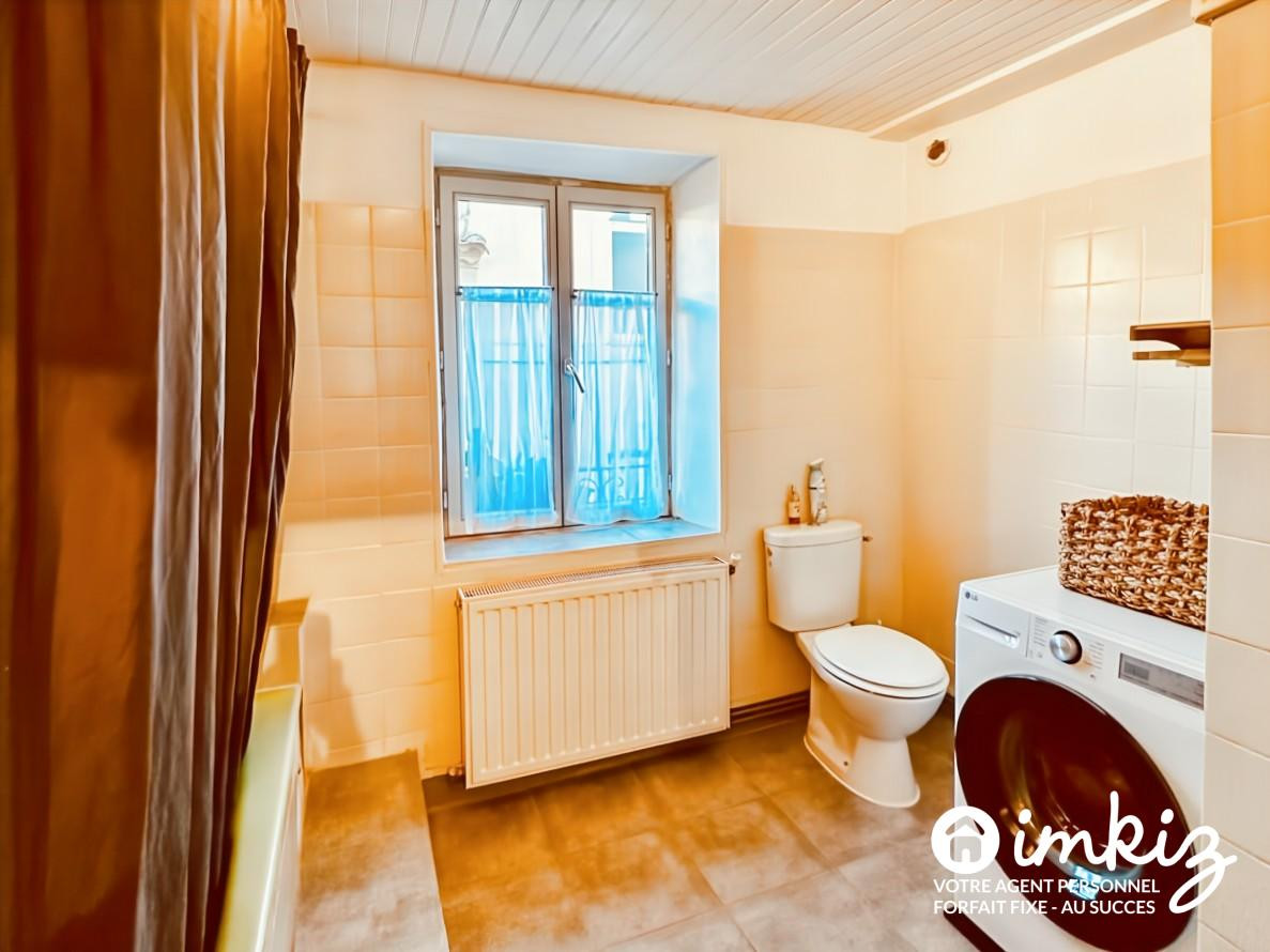 
                                                Vente
                                                 Maison ancienne rénovée avec garage cœur de ville