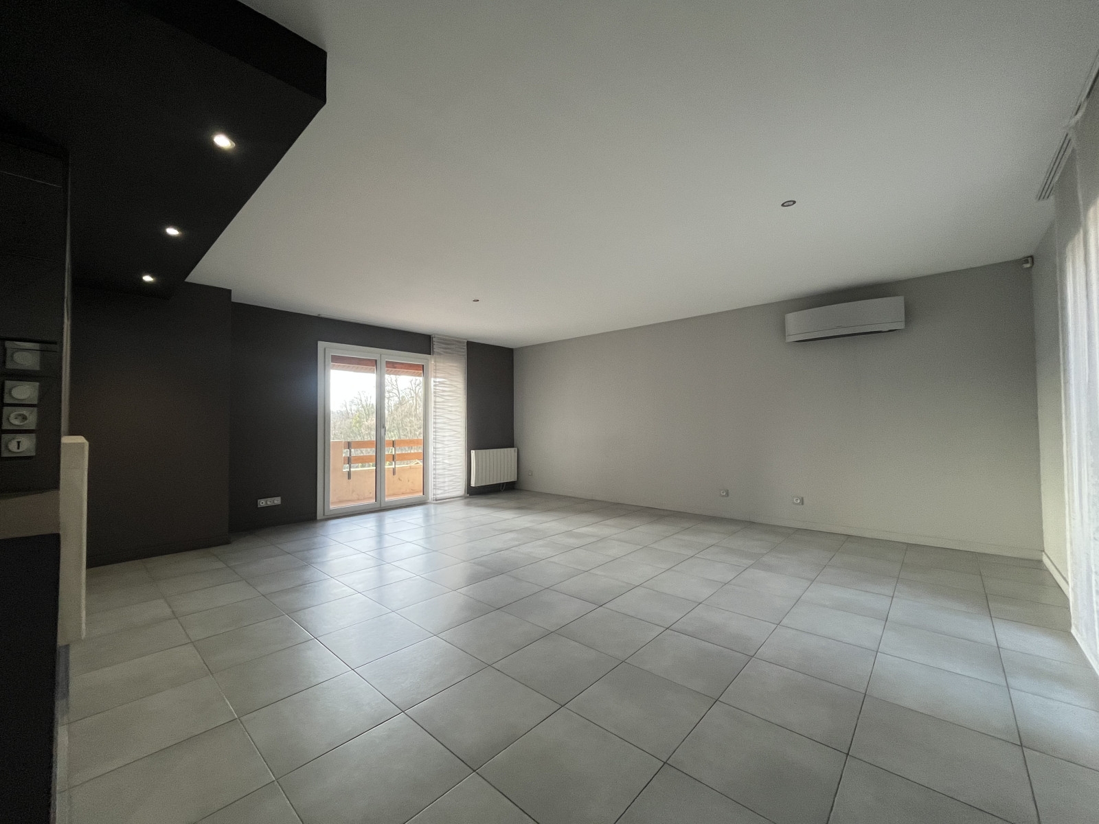 
                                                Vente
                                                 Maison-Appartement à vendre sur Ecully