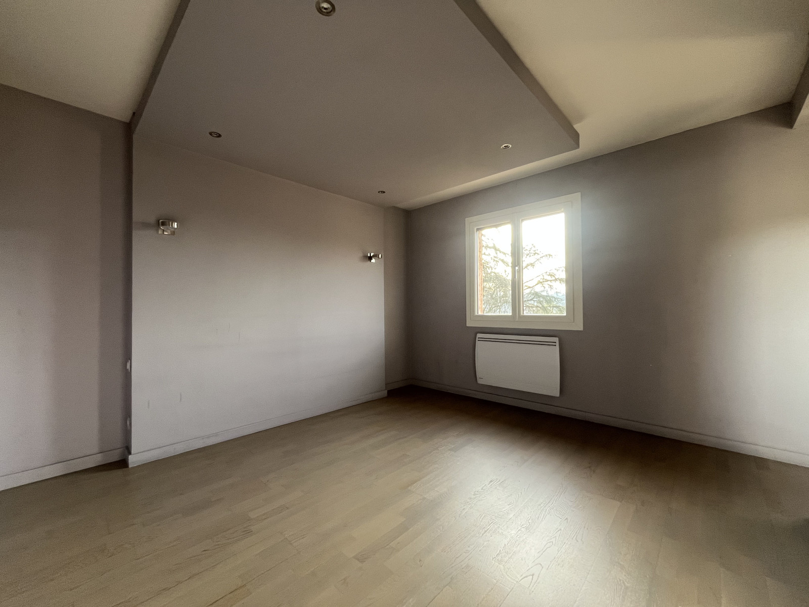 
                                                Vente
                                                 Maison-Appartement à vendre sur Ecully