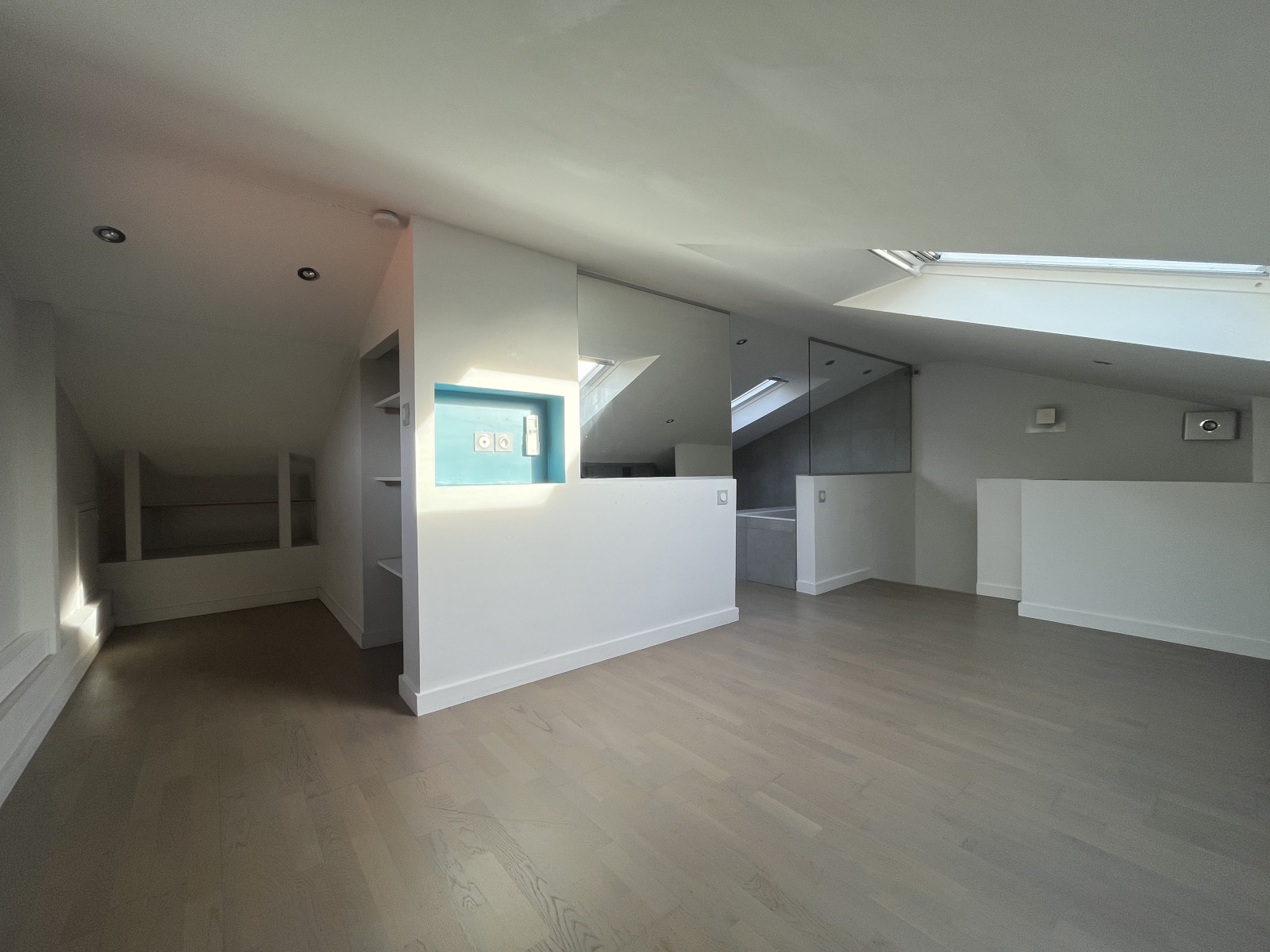 
                                                Vente
                                                 Maison-Appartement à vendre sur Ecully