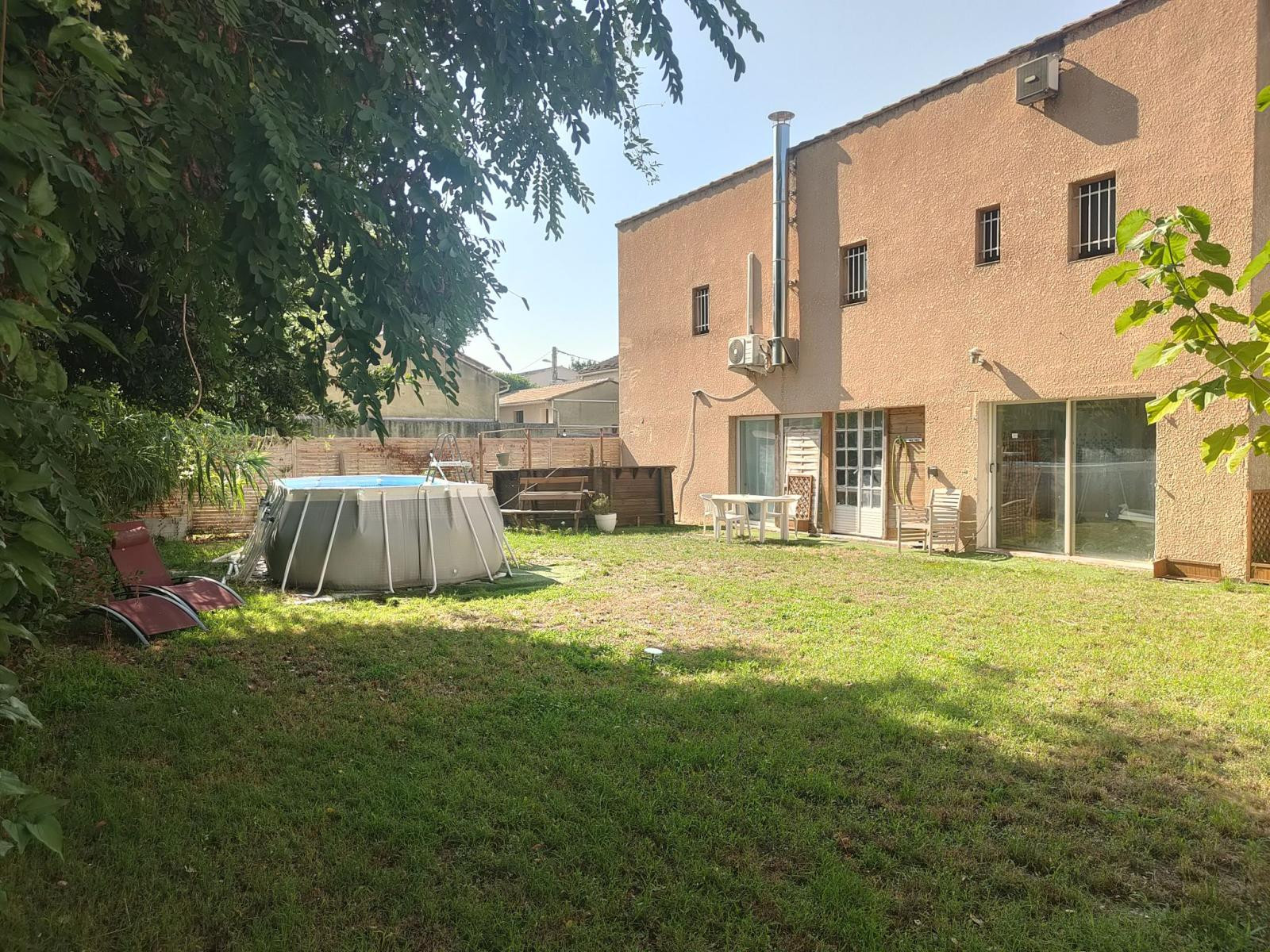 
                                                Location
                                                 Maison atypique ,artisanale, très agréable,piscine