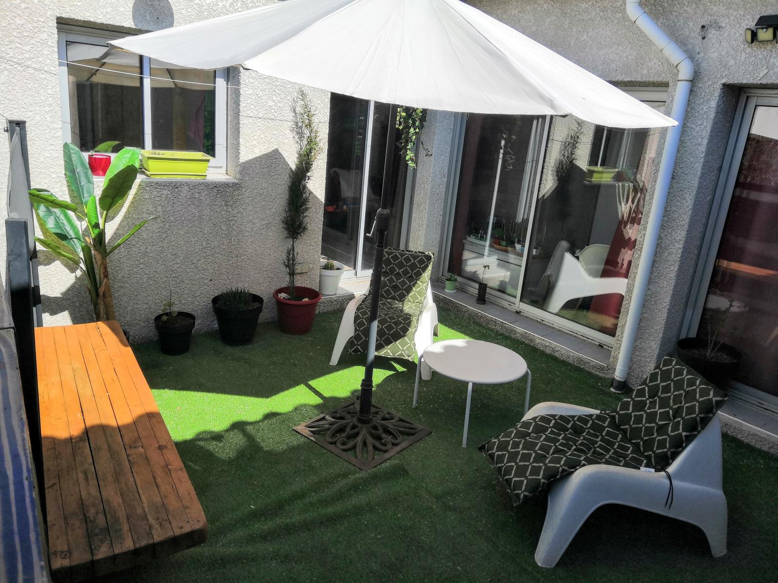 
                                                Location
                                                 Maison atypique ,artisanale, très agréable,piscine