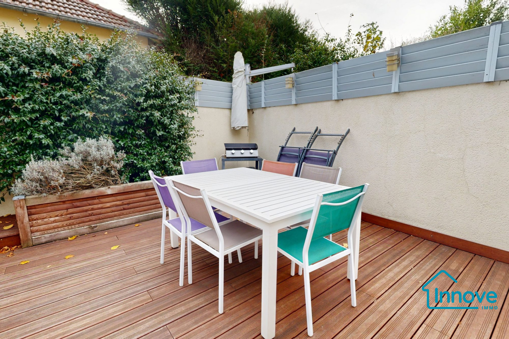 
                                                Vente
                                                 Maison atypique au charme de villégiature - Garches