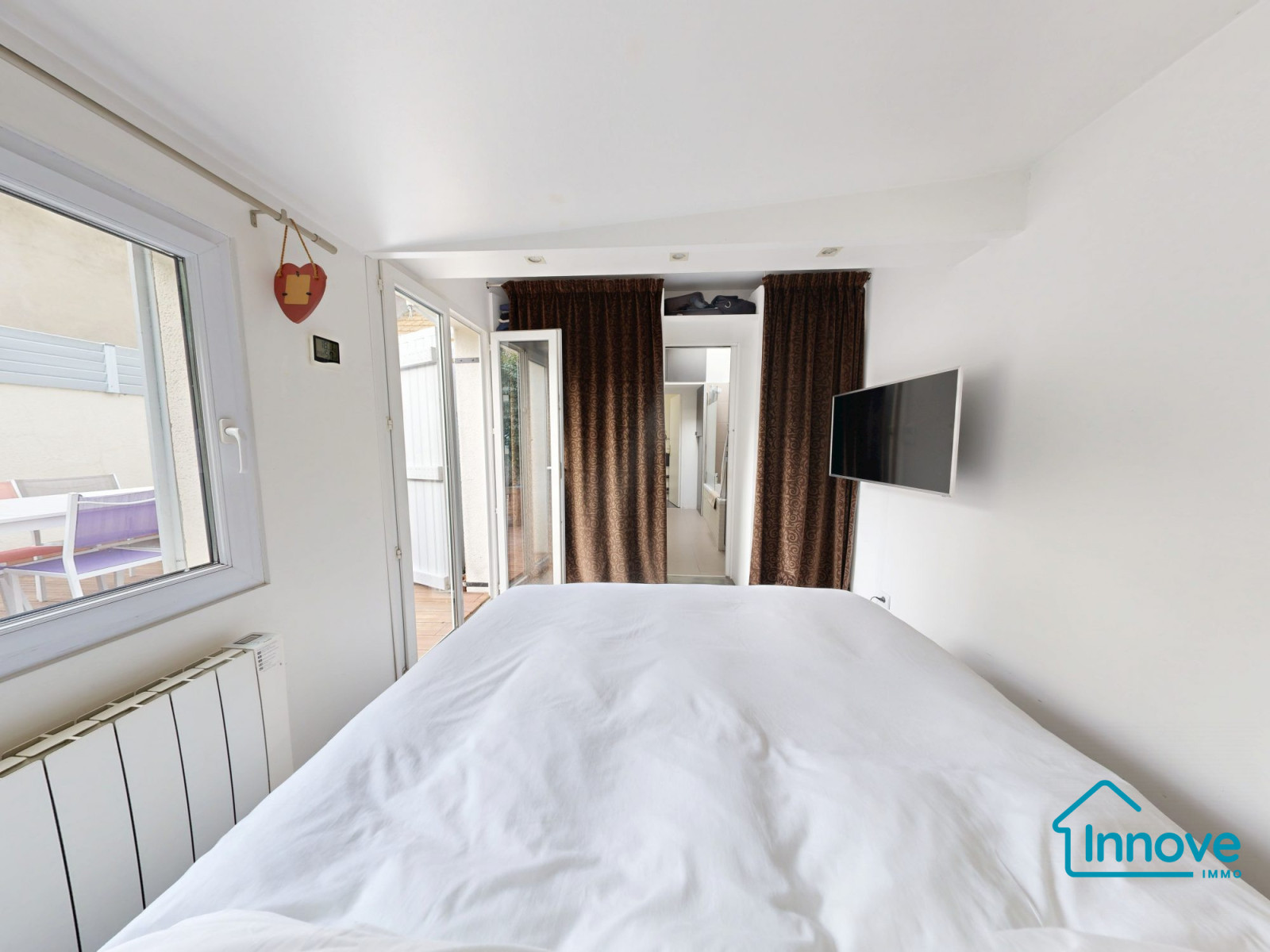 
                                                Vente
                                                 Maison atypique au charme de villégiature - Garches