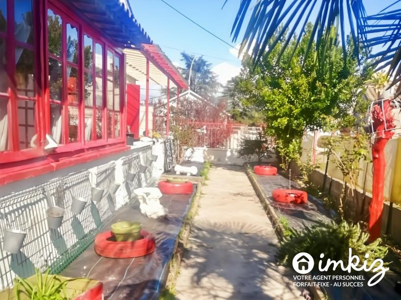 
                                                Vente
                                                 Maison atypique avec véranda et jardin