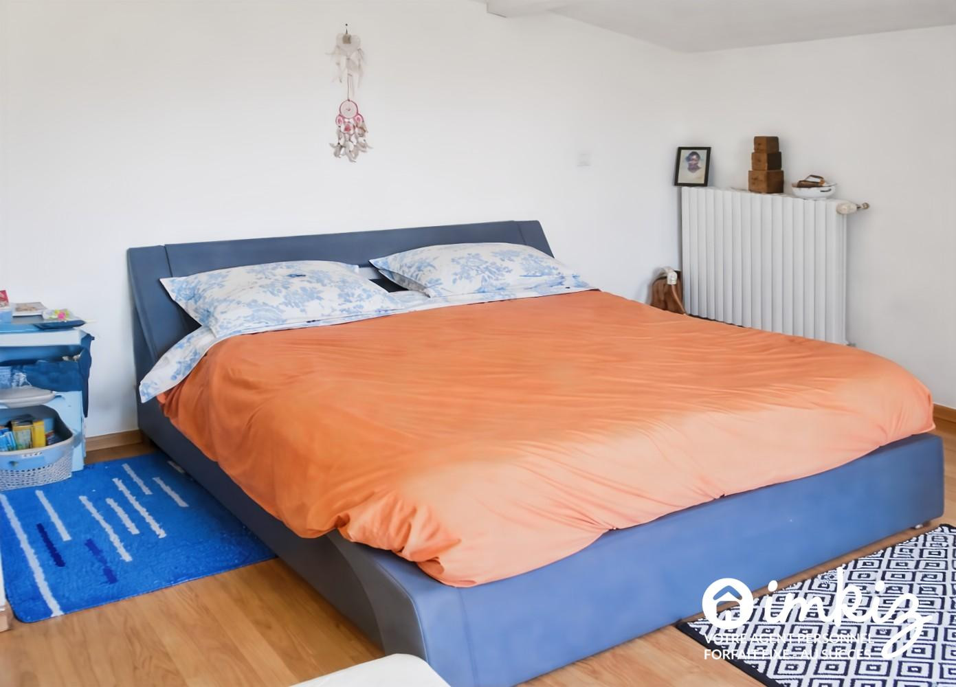 
                                                Vente
                                                 Maison atypique avec véranda et jardin