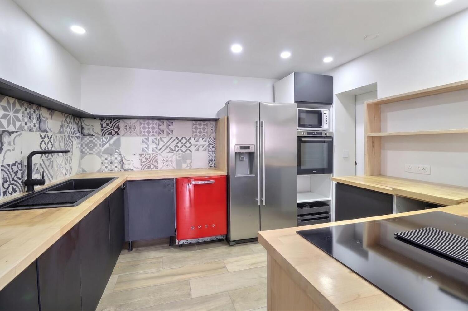 
                                                Vente
                                                 Maison atypique dans le centre de Langon