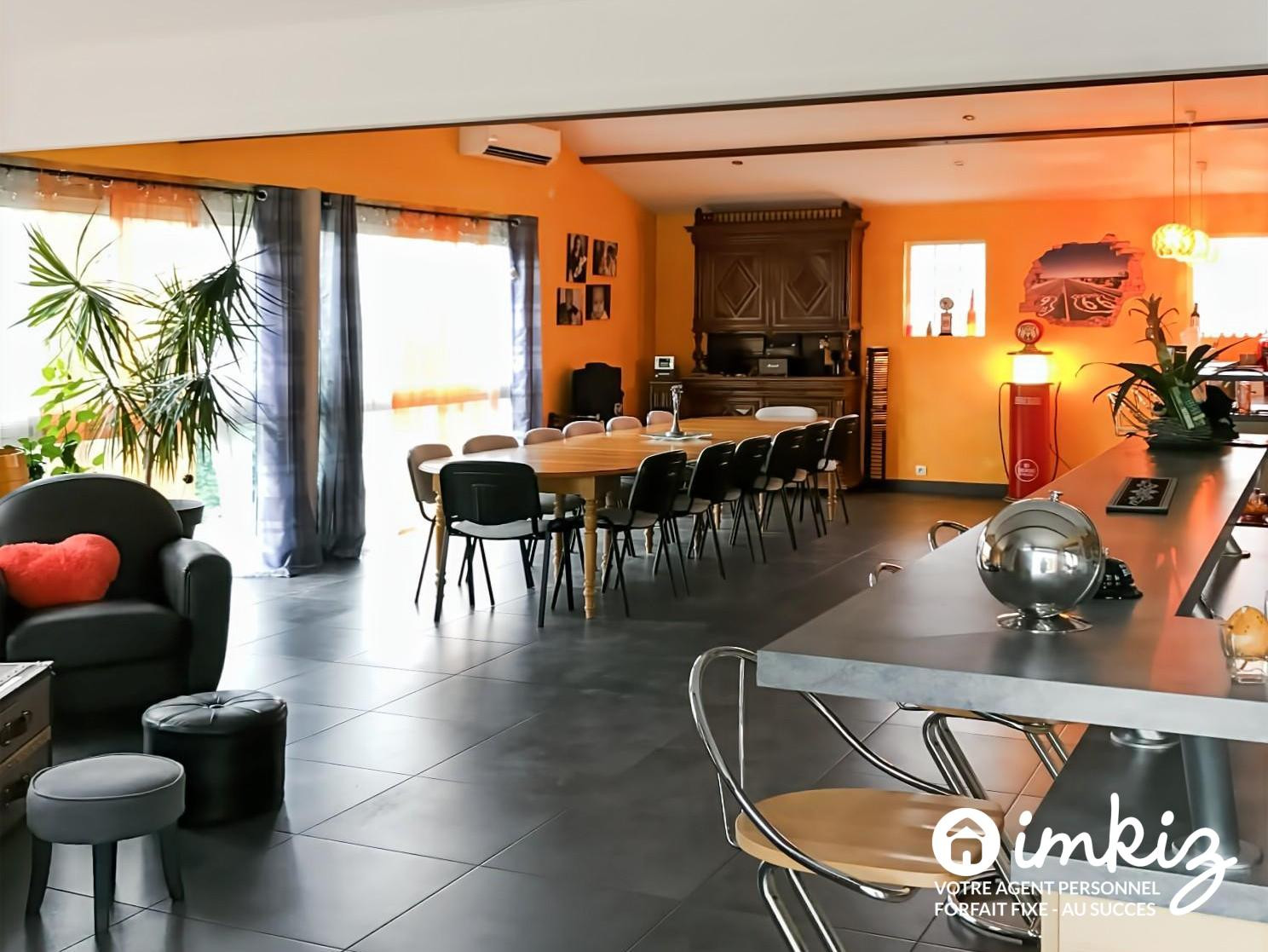 
                                                Vente
                                                 Maison atypique grand volume