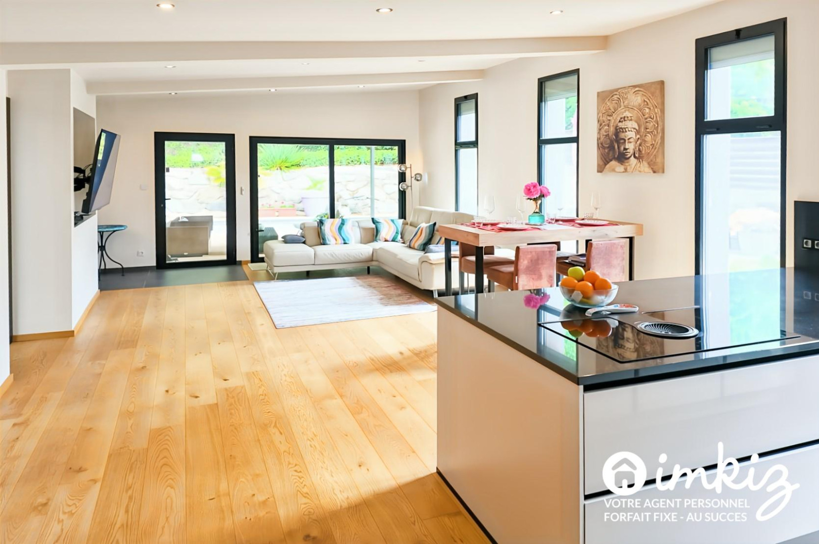 
                                                Vente
                                                 Maison atypique, luminosité + piscine