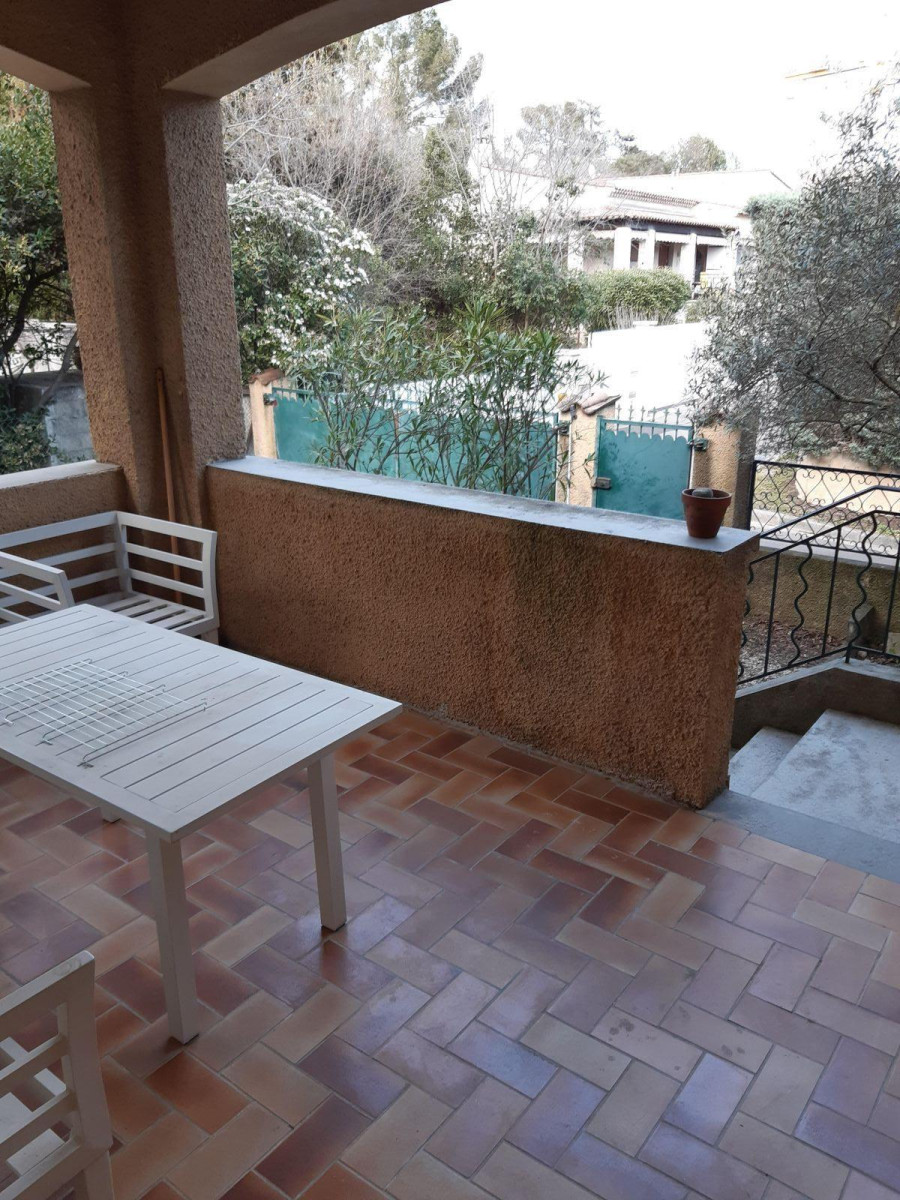 
                                                Location
                                                 Maison au calme à 2 pas du centre ville