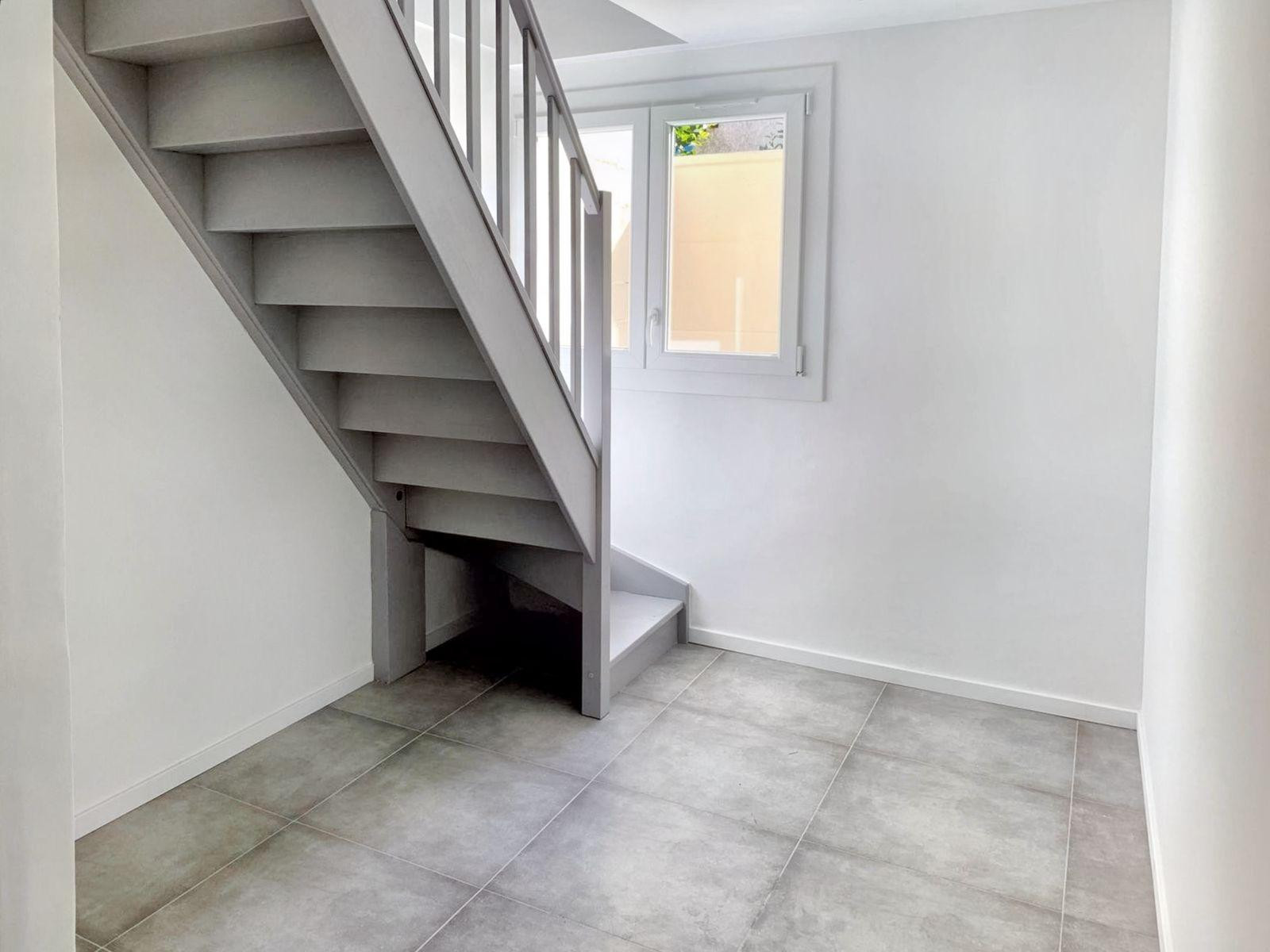 
                                                Location
                                                 Maison au calme d'un quartier pavillonaire