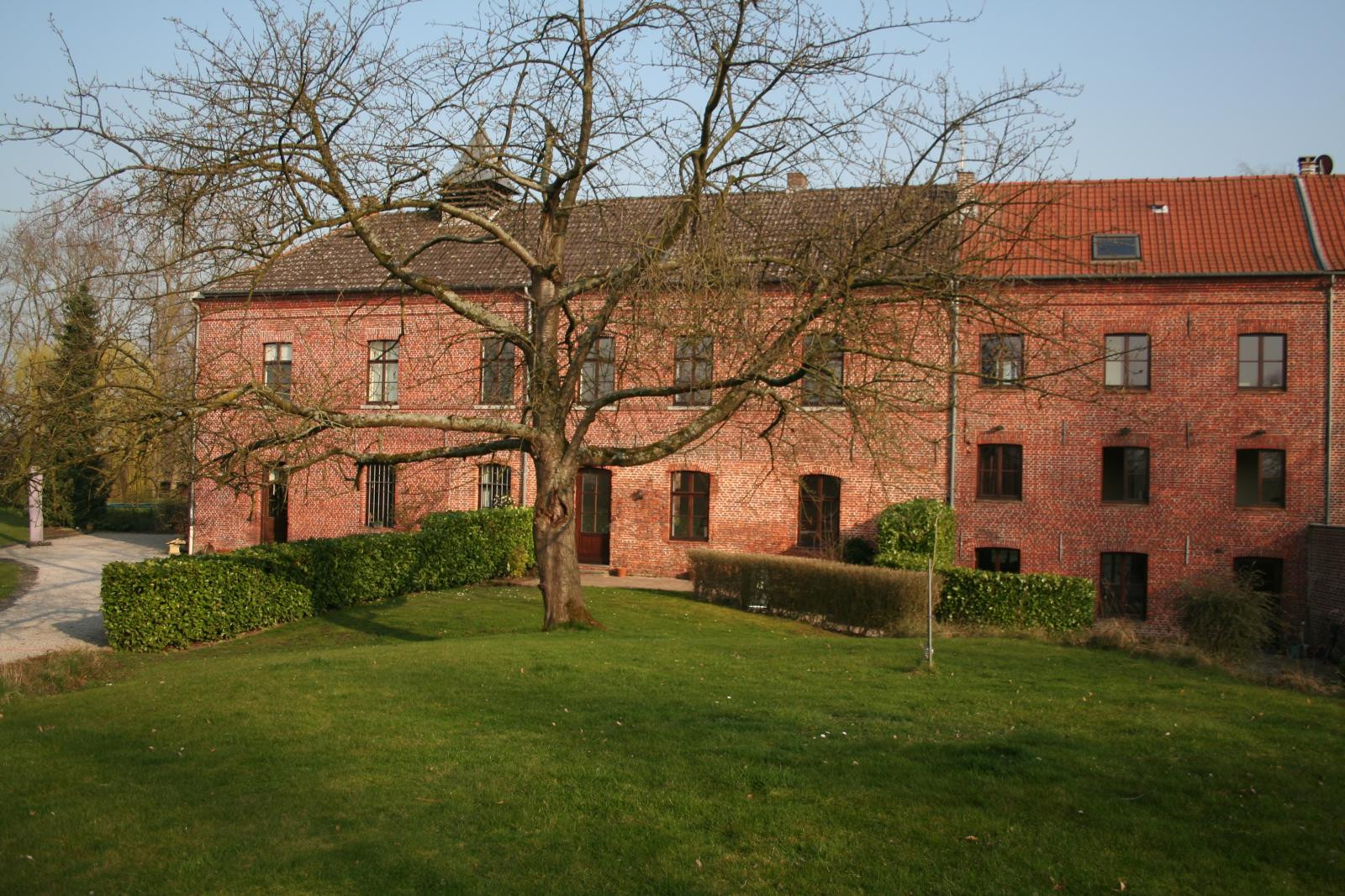 
                                                Location
                                                 Maison au calme ,lumineuse avec jardin