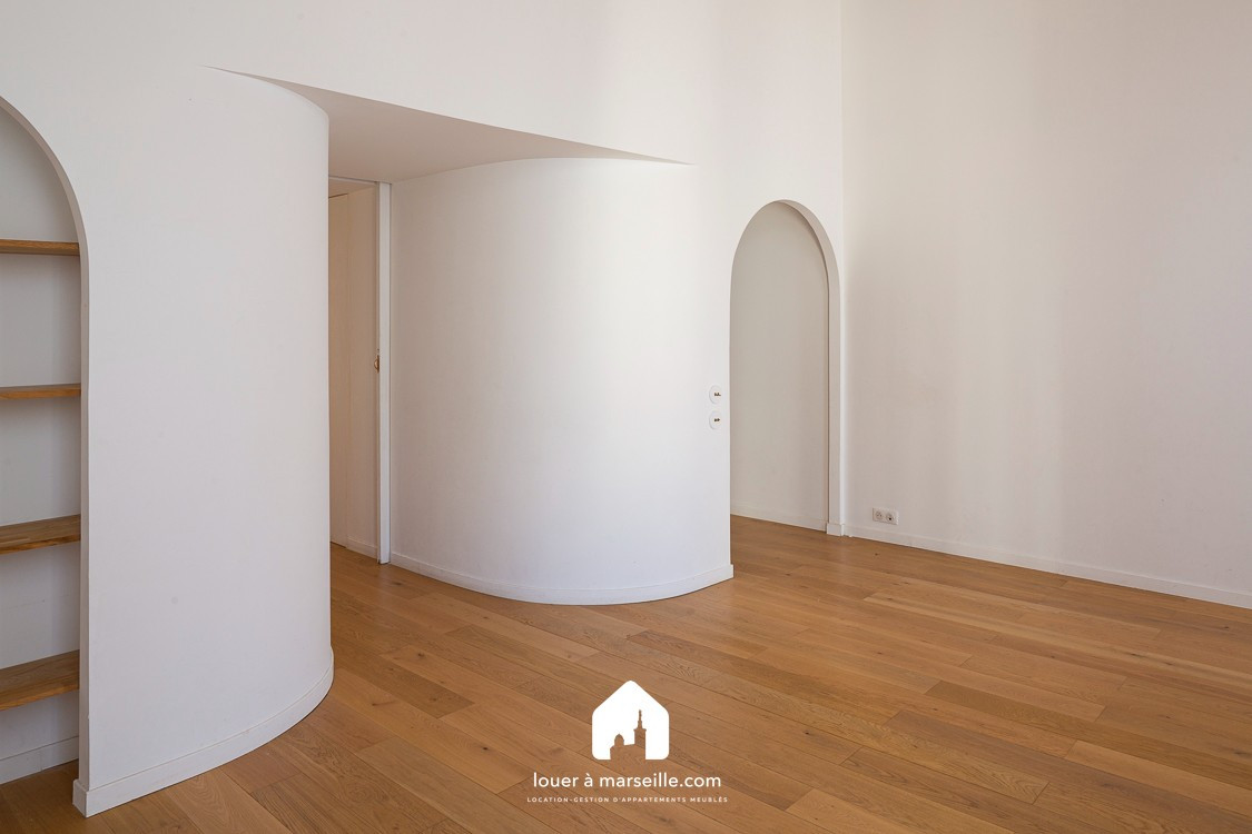 
                                                Location
                                                 MAISON AUREA