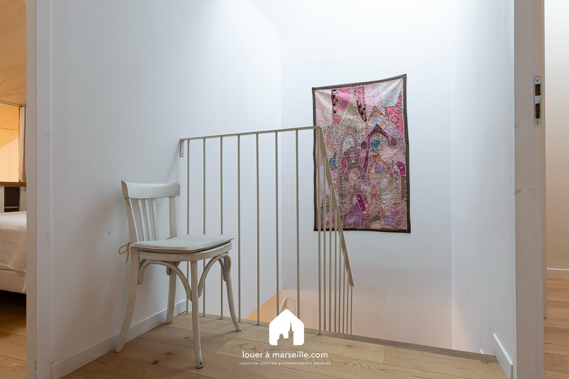 
                                                Location
                                                 MAISON AUREA