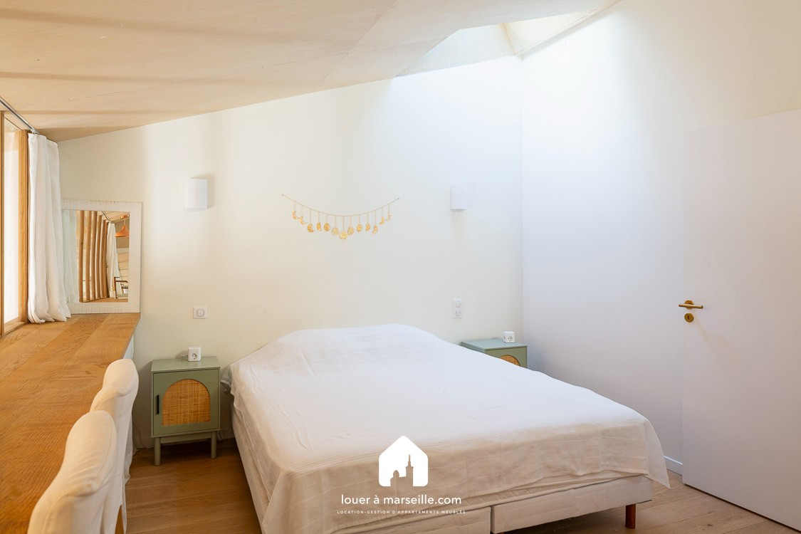 
                                                Location
                                                 MAISON AUREA