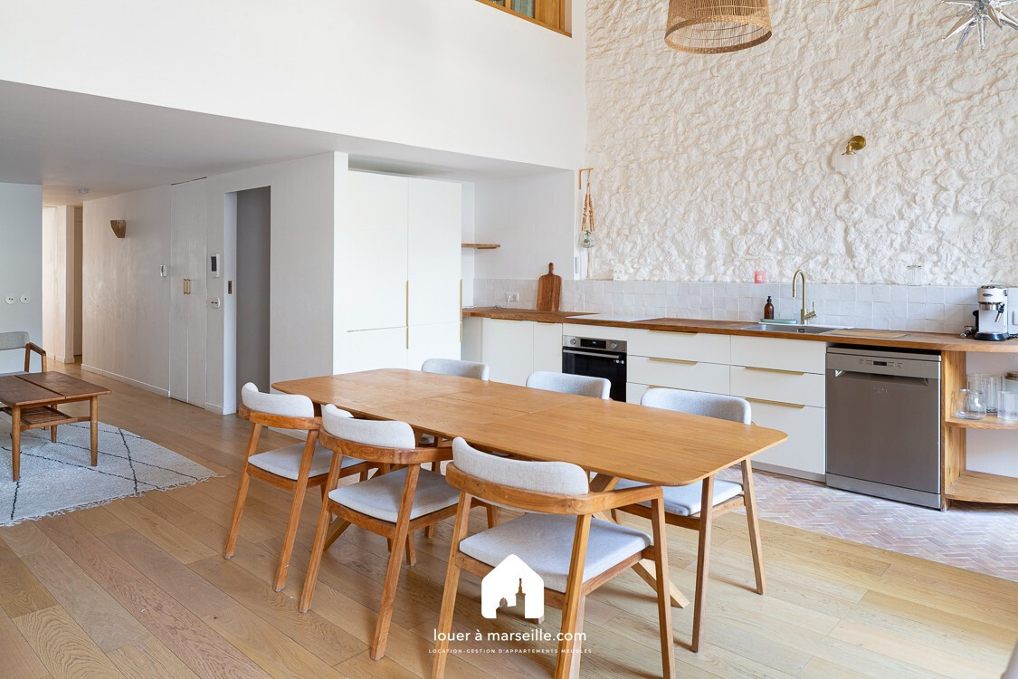 
                                                Location
                                                 MAISON AUREA