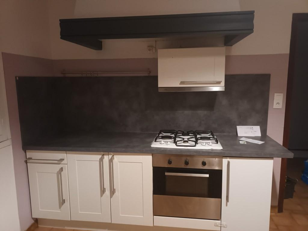 
                                                Location
                                                 Maison avec garage et terrain