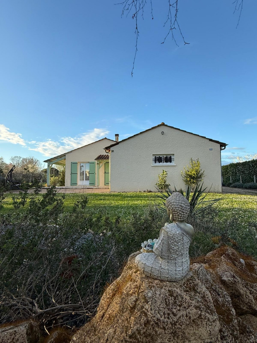
                                                Vente
                                                 Maison avec grand terrain et dépendances