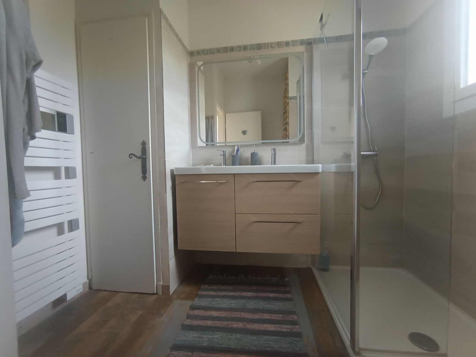 
                                                Vente
                                                 Maison avec grand terrain et dépendances
