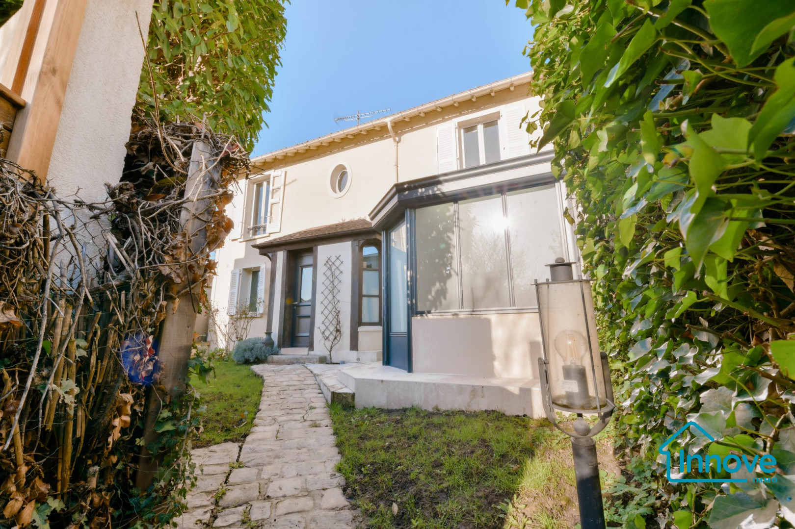 
                                                Vente
                                                 Maison avec jardin, au calme et proche centre ville