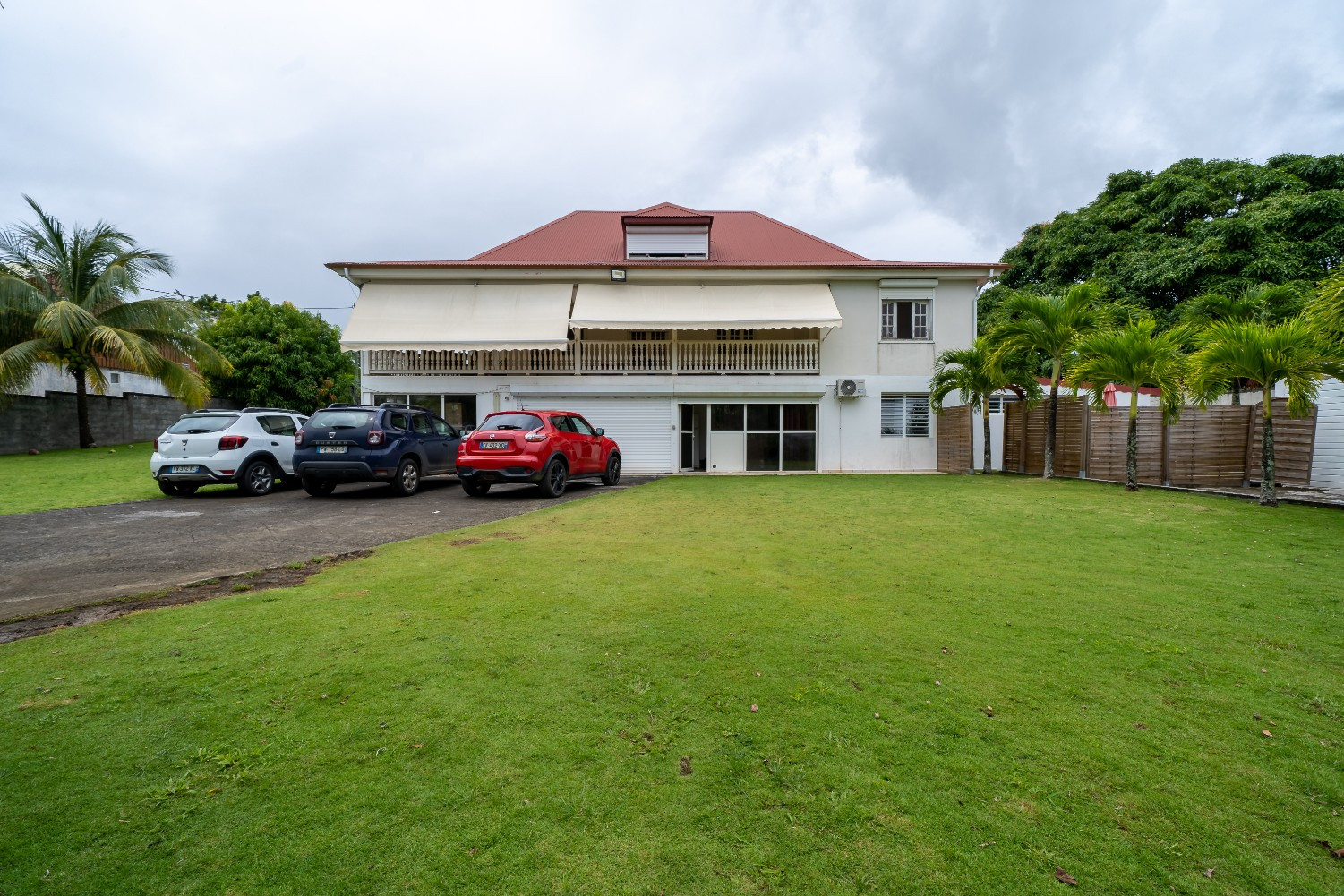 
                                                Vente
                                                 Maison avec piscine - 182 m² - Lamentin Guadeloupe