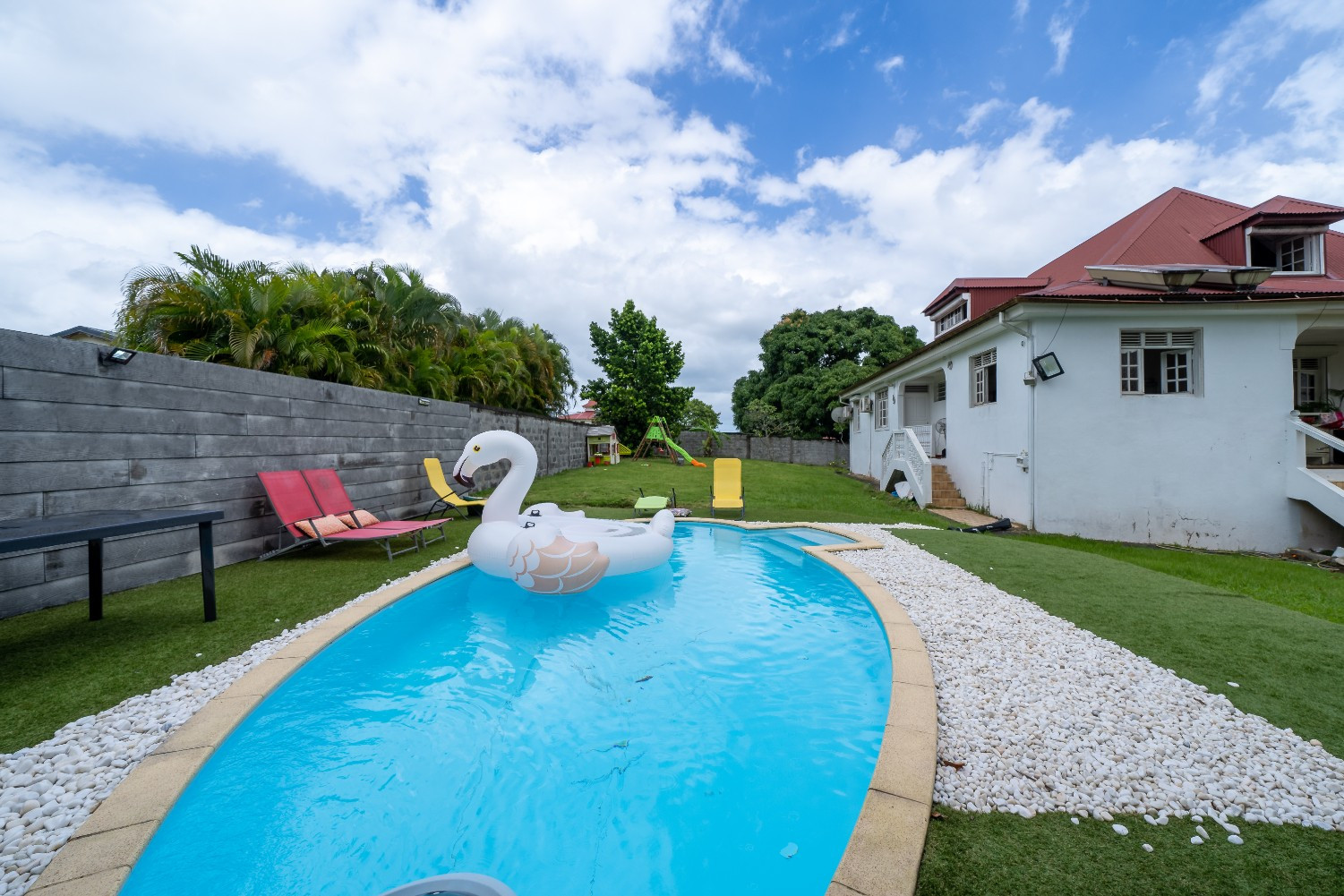 
                                                Vente
                                                 Maison avec piscine - 182 m² - Lamentin Guadeloupe