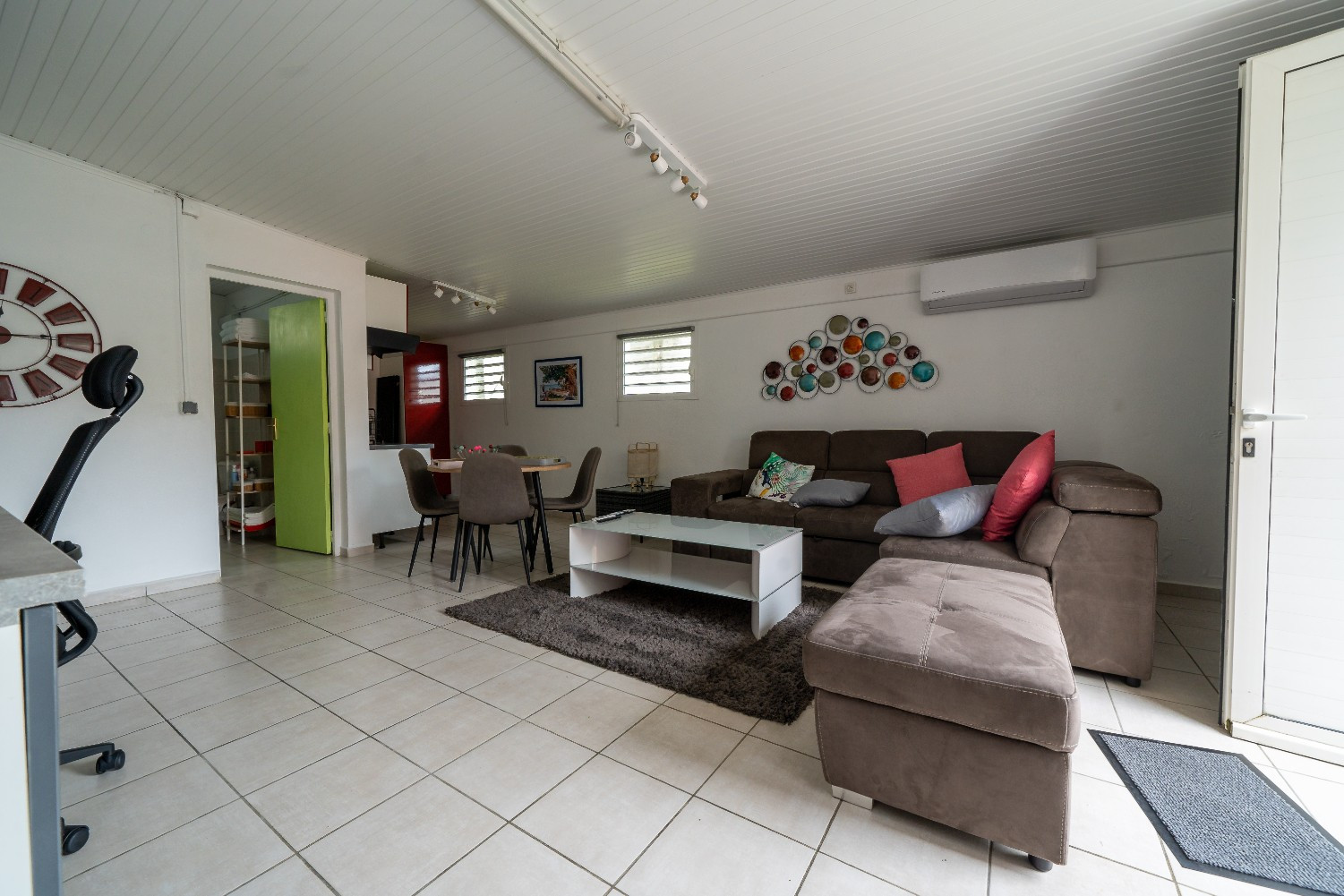 
                                                Vente
                                                 Maison avec piscine - 182 m² - Lamentin Guadeloupe