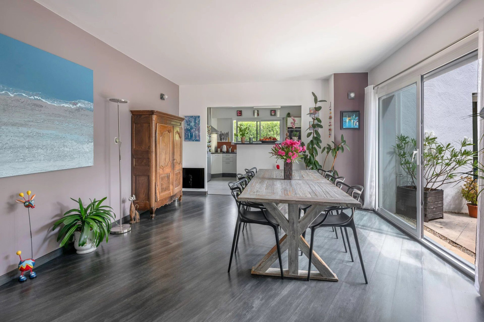 
                                                Vente
                                                 Maison avec piscine intérieure à Guérande - Proche de la Mer et des commodités