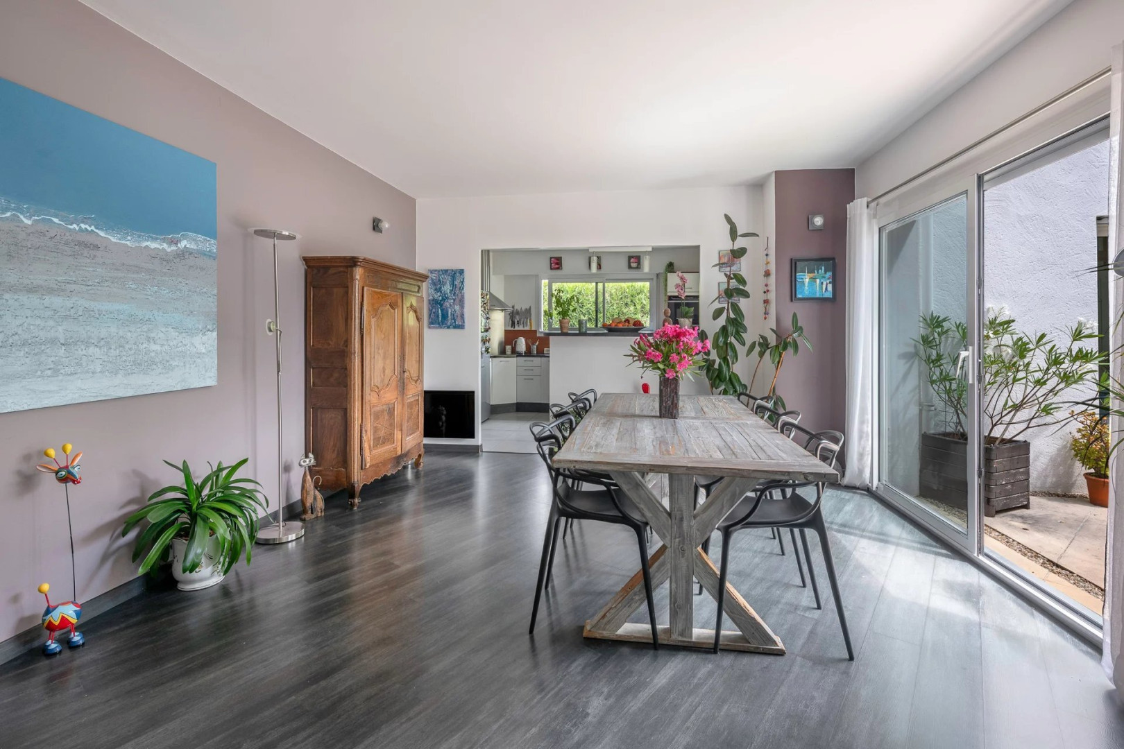 
                                                Vente
                                                 Maison avec piscine intérieure à Guérande - Proche de la Mer et des commodités