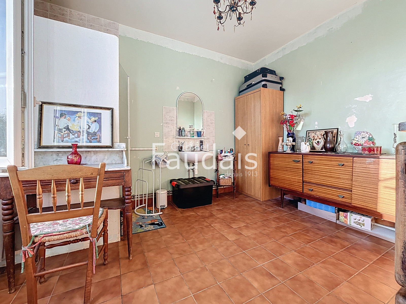 
                                                Vente
                                                 Maison avec potentiel d'agrandissement et grand terrain à 10