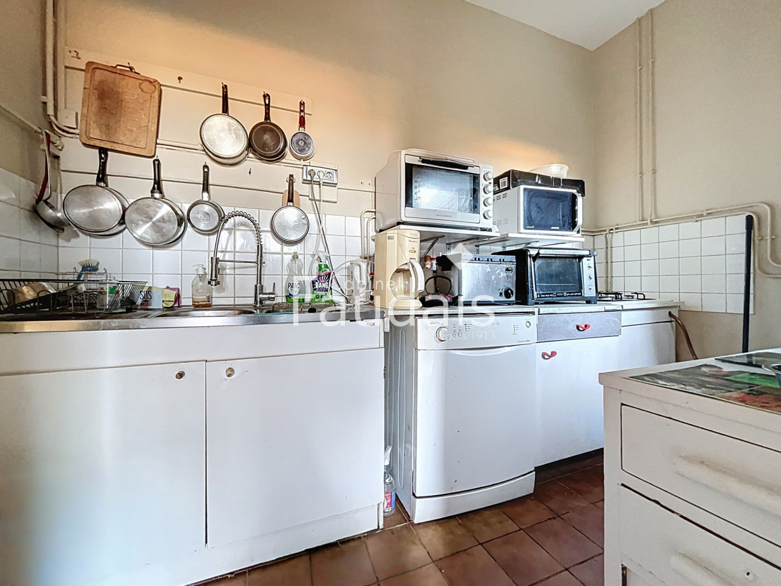 
                                                Vente
                                                 Maison avec potentiel d'agrandissement et grand terrain à 10