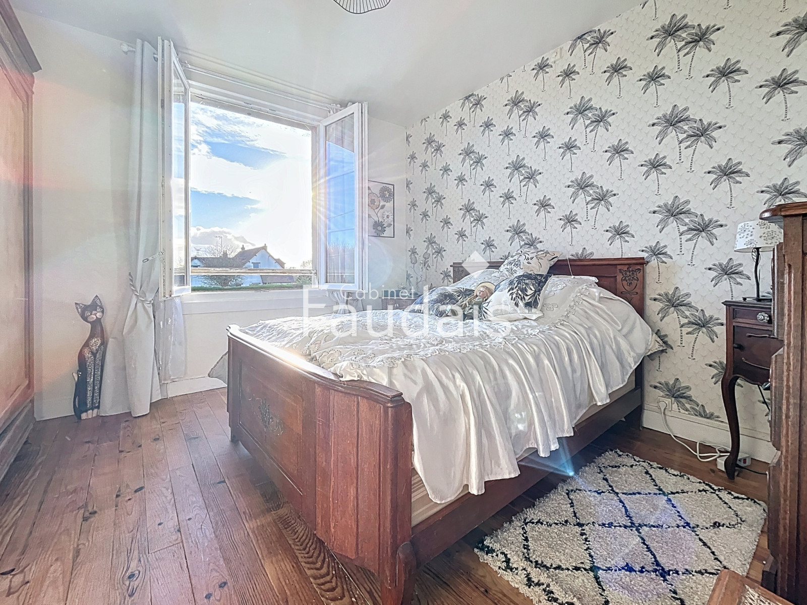 
                                                Vente
                                                 Maison avec potentiel d'agrandissement et grand terrain à 10