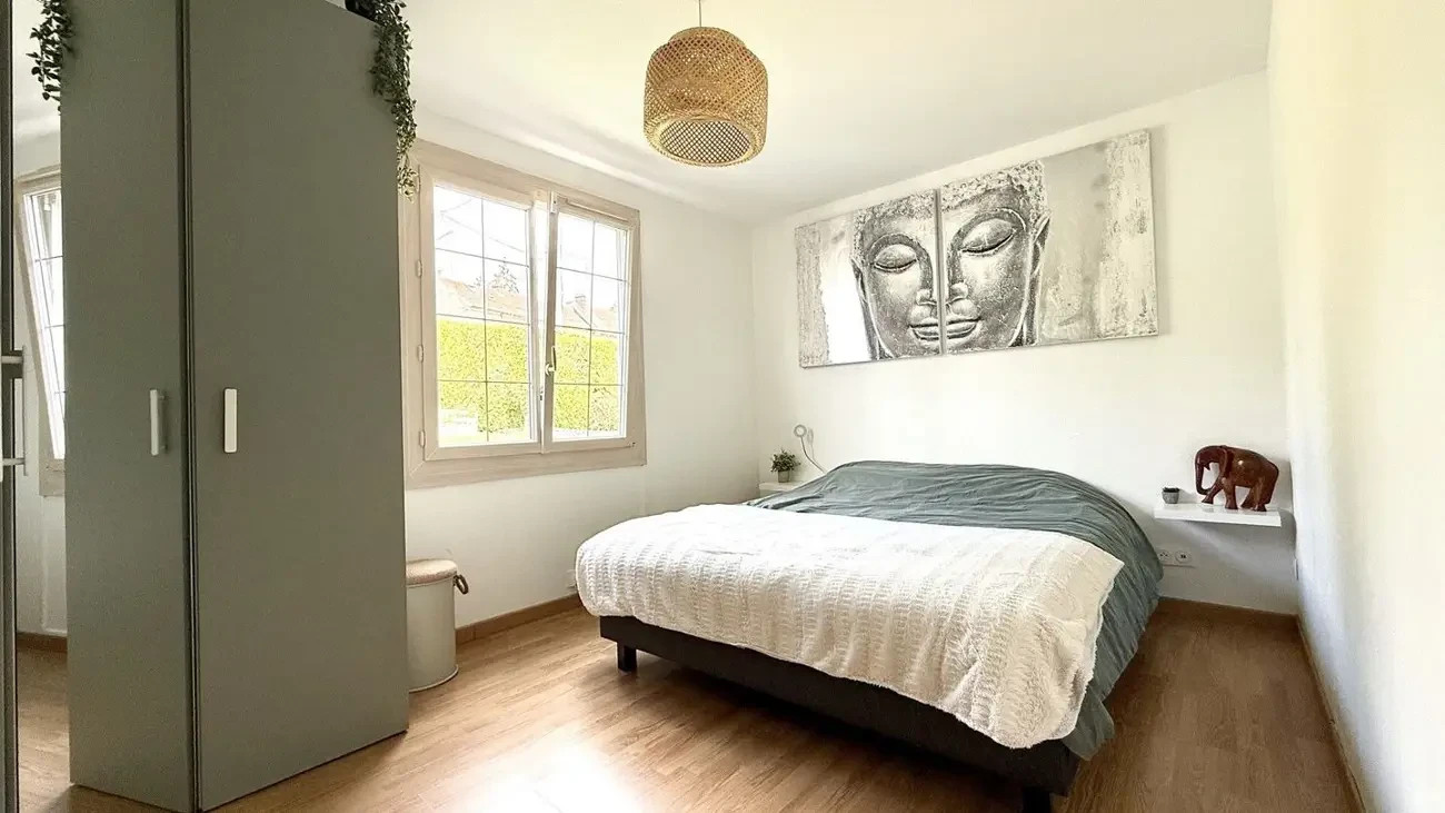 
                                                Vente
                                                 Maison avec sous-sol total 6 pièces 143m²