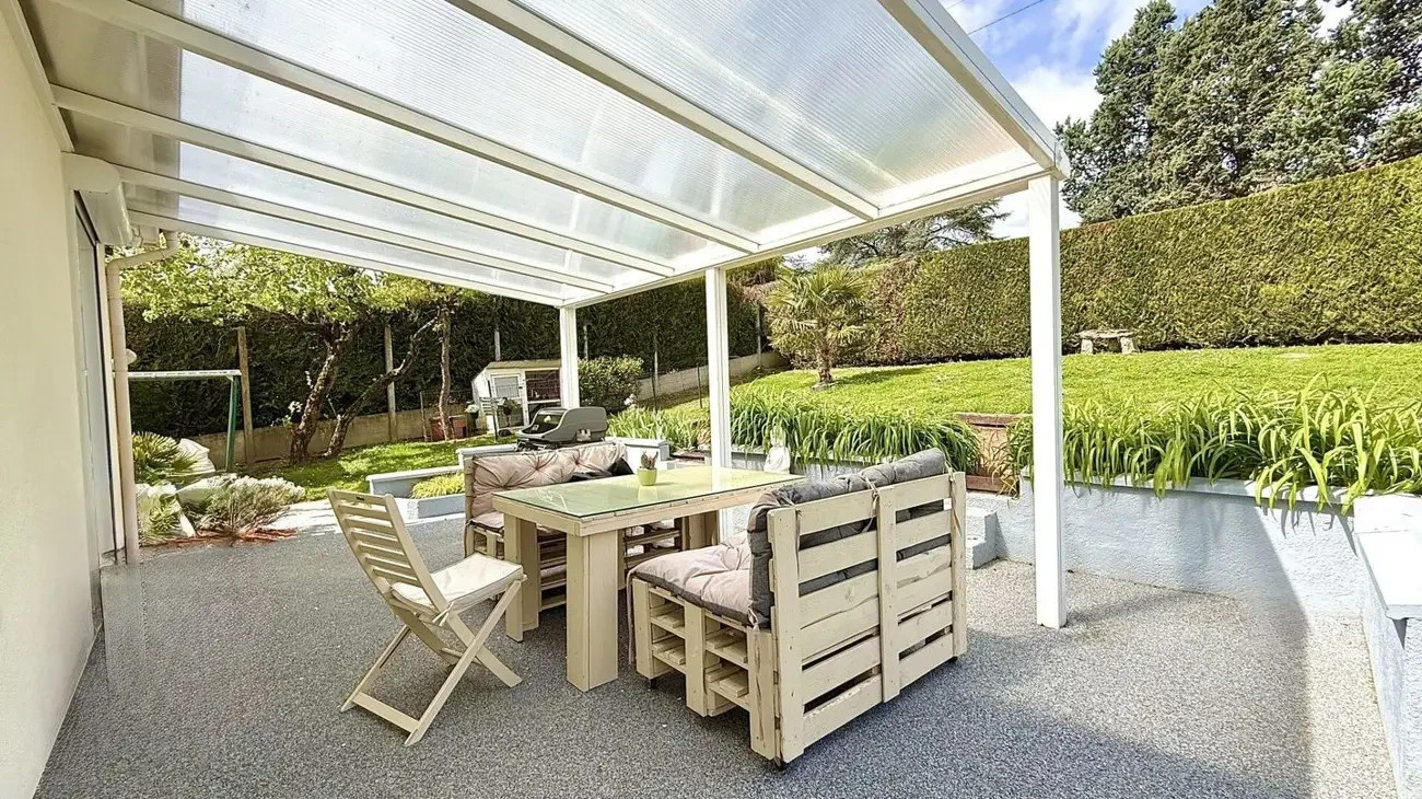 
                                                Vente
                                                 Maison avec sous-sol total 6 pièces 143m²