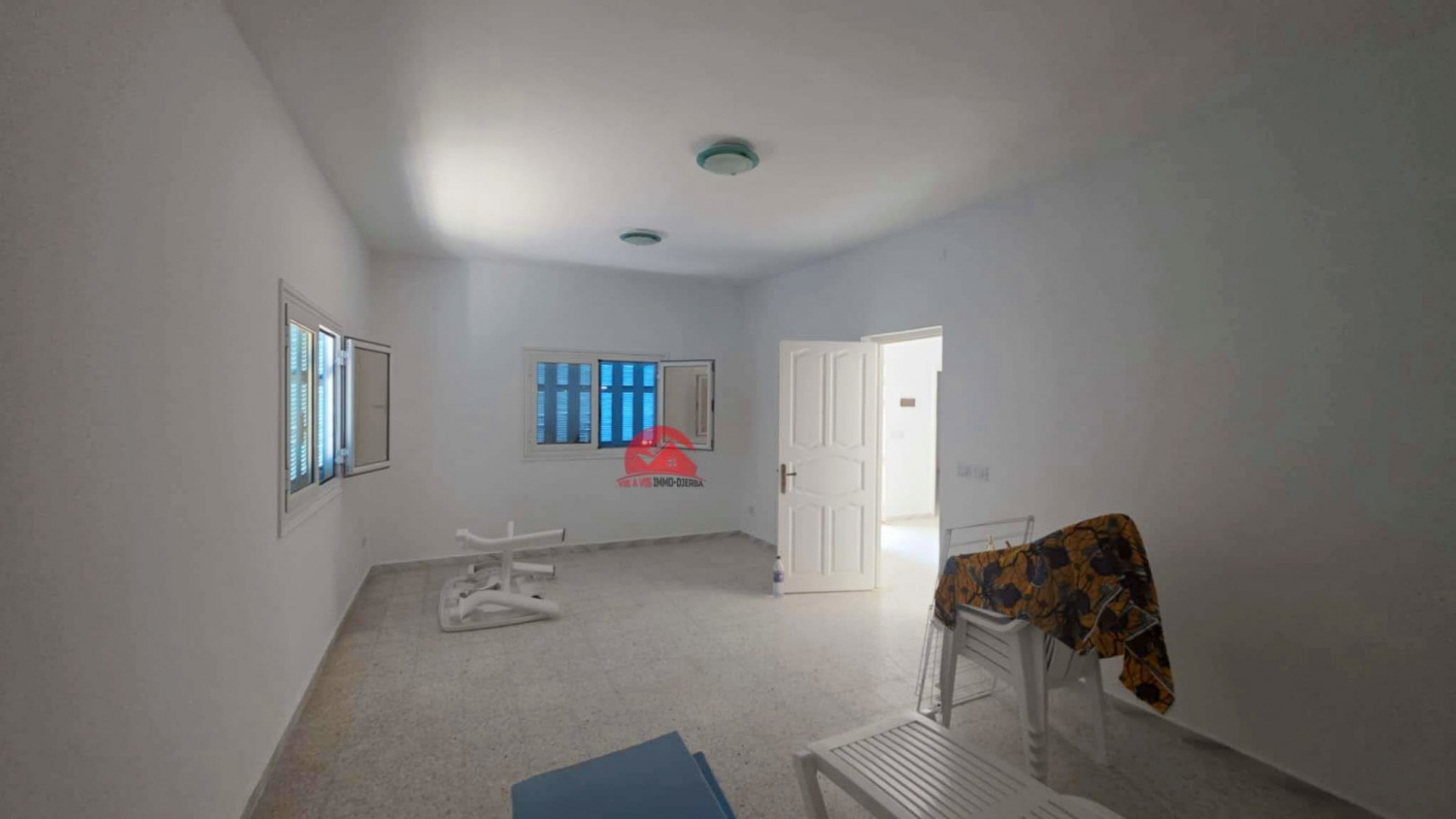 
                                                Vente
                                                 MAISON AVEC TERRAIN À HOUMT SOUK DJERBA ZA