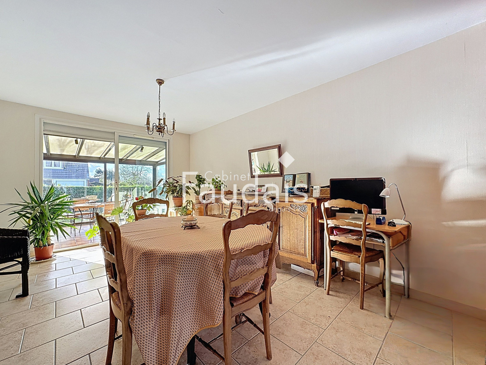 
                                                Vente
                                                 Maison avec véranda, 4 chambres, SAINT-LO proche des commodi