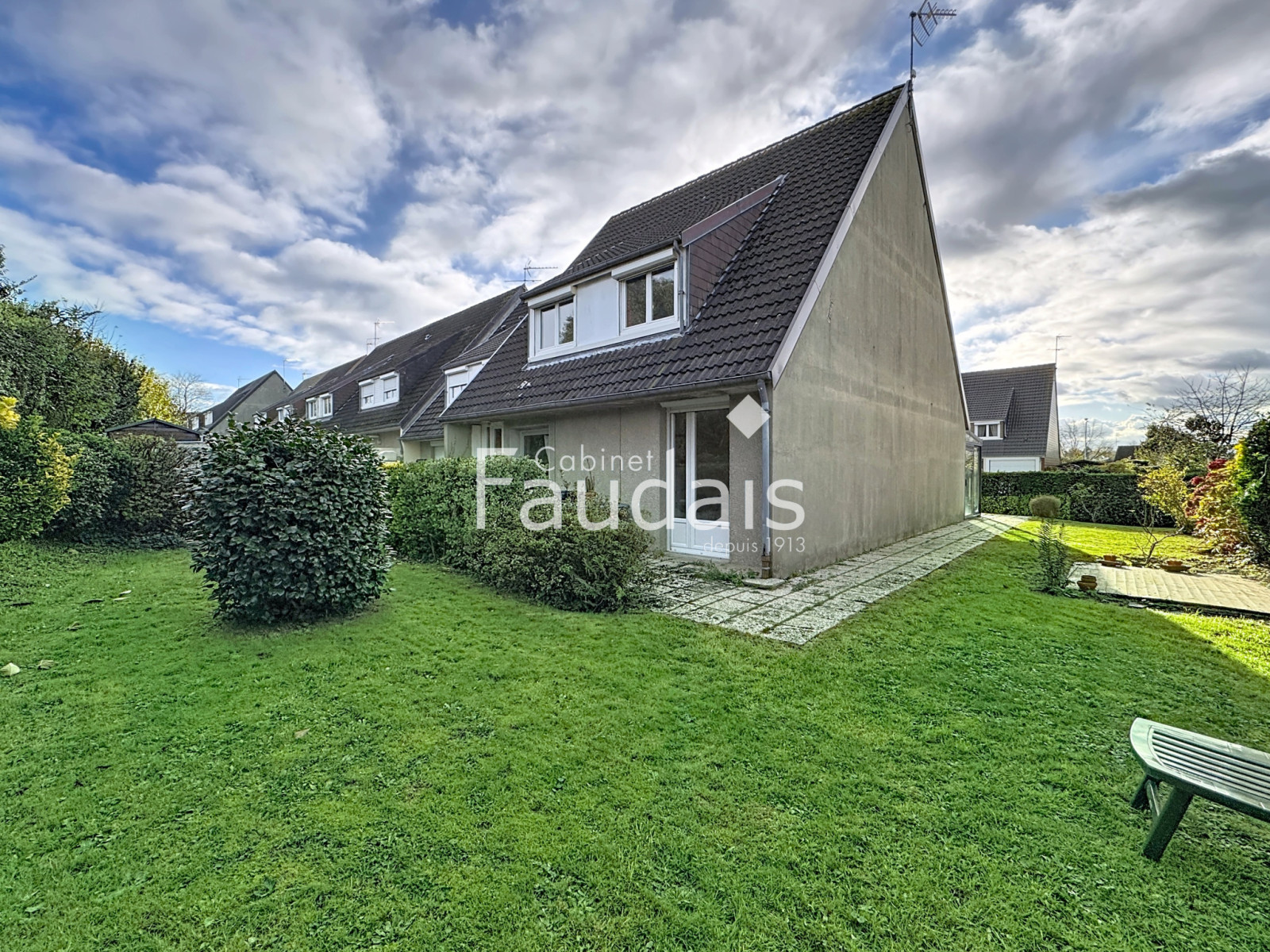 
                                                Vente
                                                 Maison avec véranda, 4 chambres, SAINT-LO proche des commodi