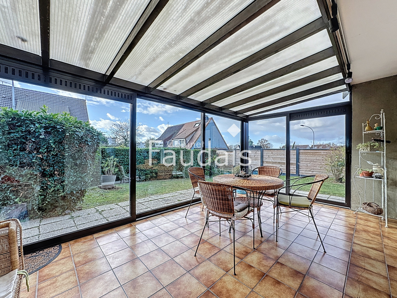 
                                                Vente
                                                 Maison avec véranda, 4 chambres, SAINT-LO proche des commodi