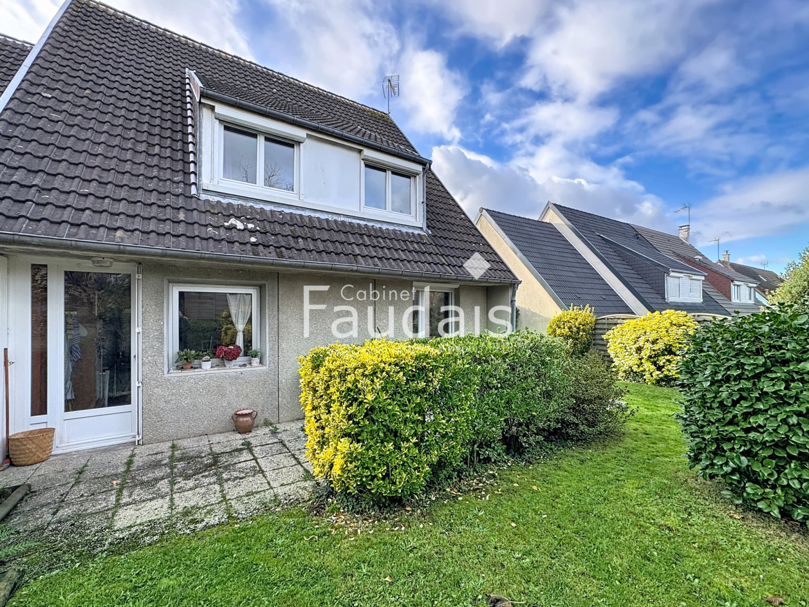 
                                                Vente
                                                 Maison avec véranda, 4 chambres, SAINT-LO proche des commodi