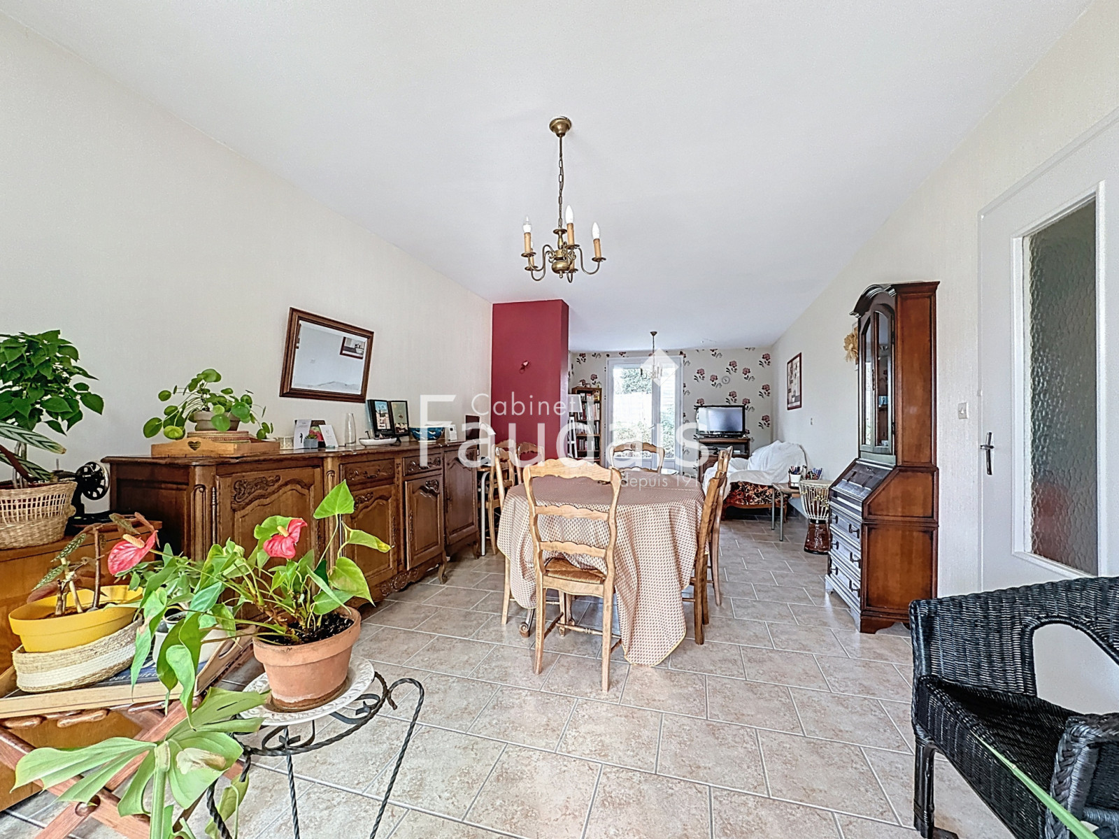 
                                                Vente
                                                 Maison avec véranda, 4 chambres, SAINT-LO proche des commodi
