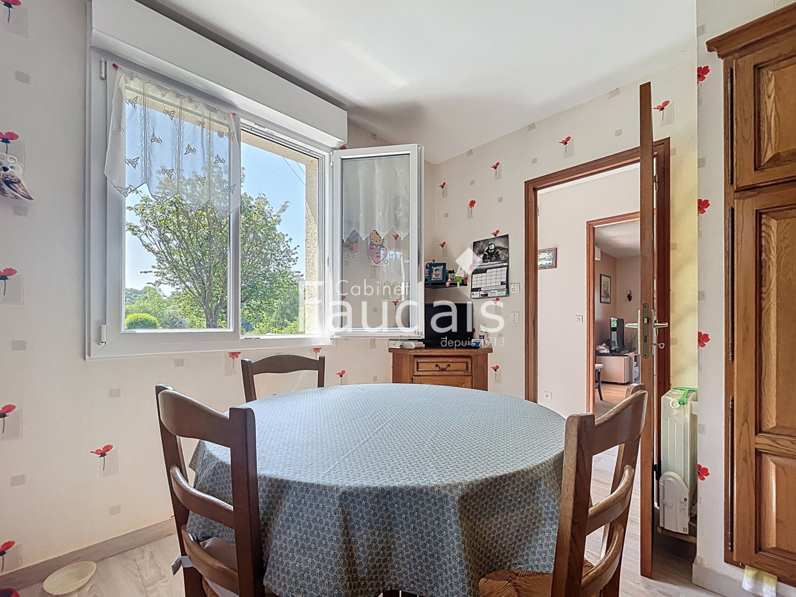 
                                                Vente
                                                 MAISON AVEC VIE DE PLAIN PIED - 10MN DE SAINT-LO
