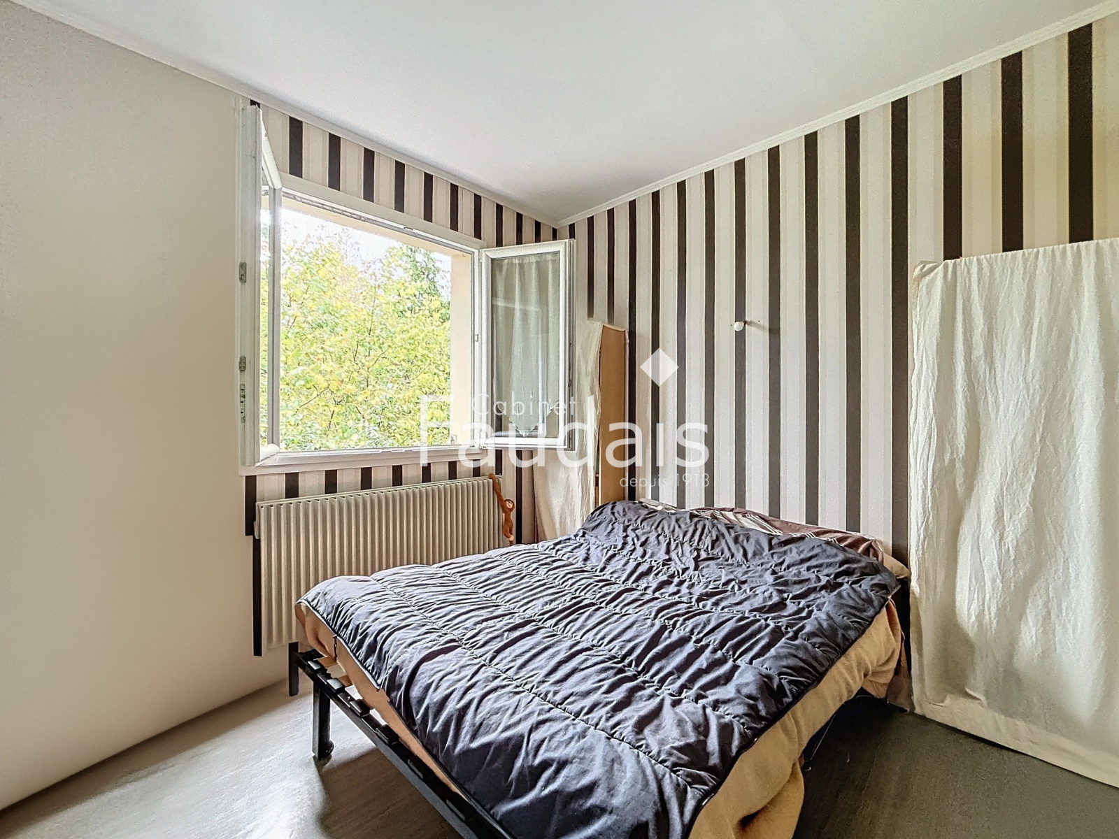 
                                                Vente
                                                 Maison avec vie de plain-pied, jardin arboré et sous-sol com