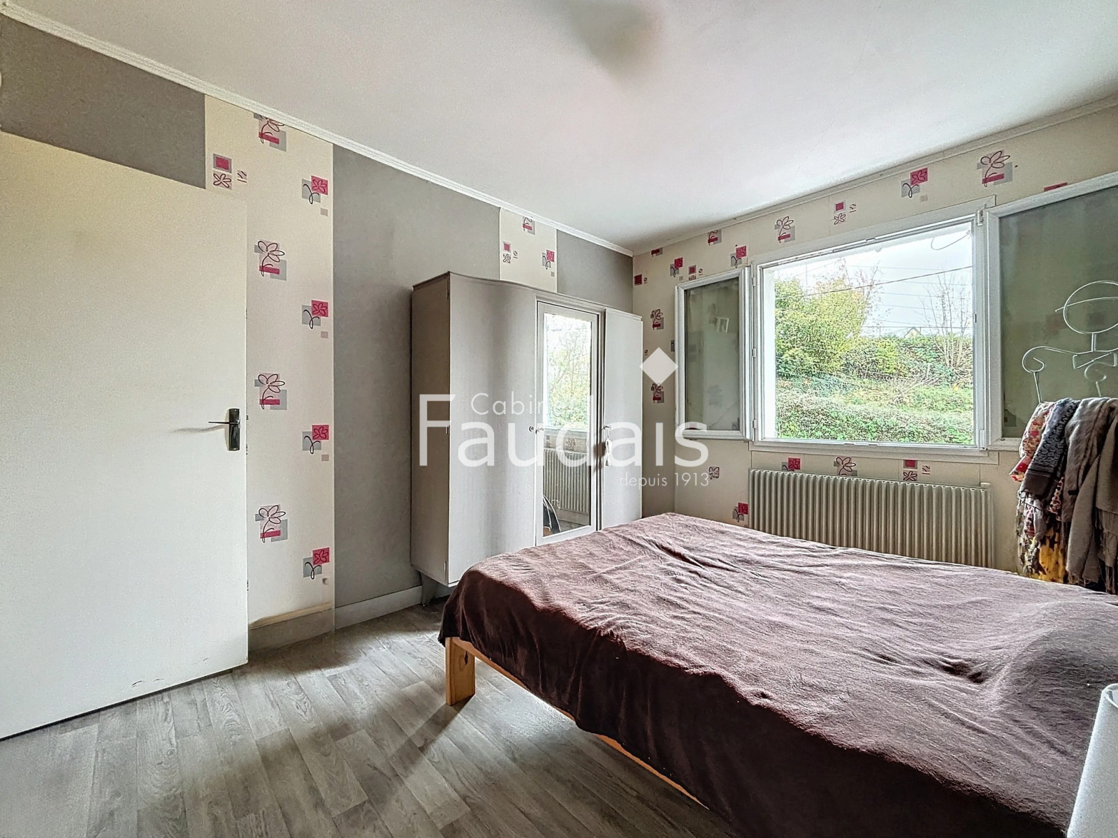 
                                                Vente
                                                 Maison avec vie de plain-pied, jardin arboré et sous-sol com