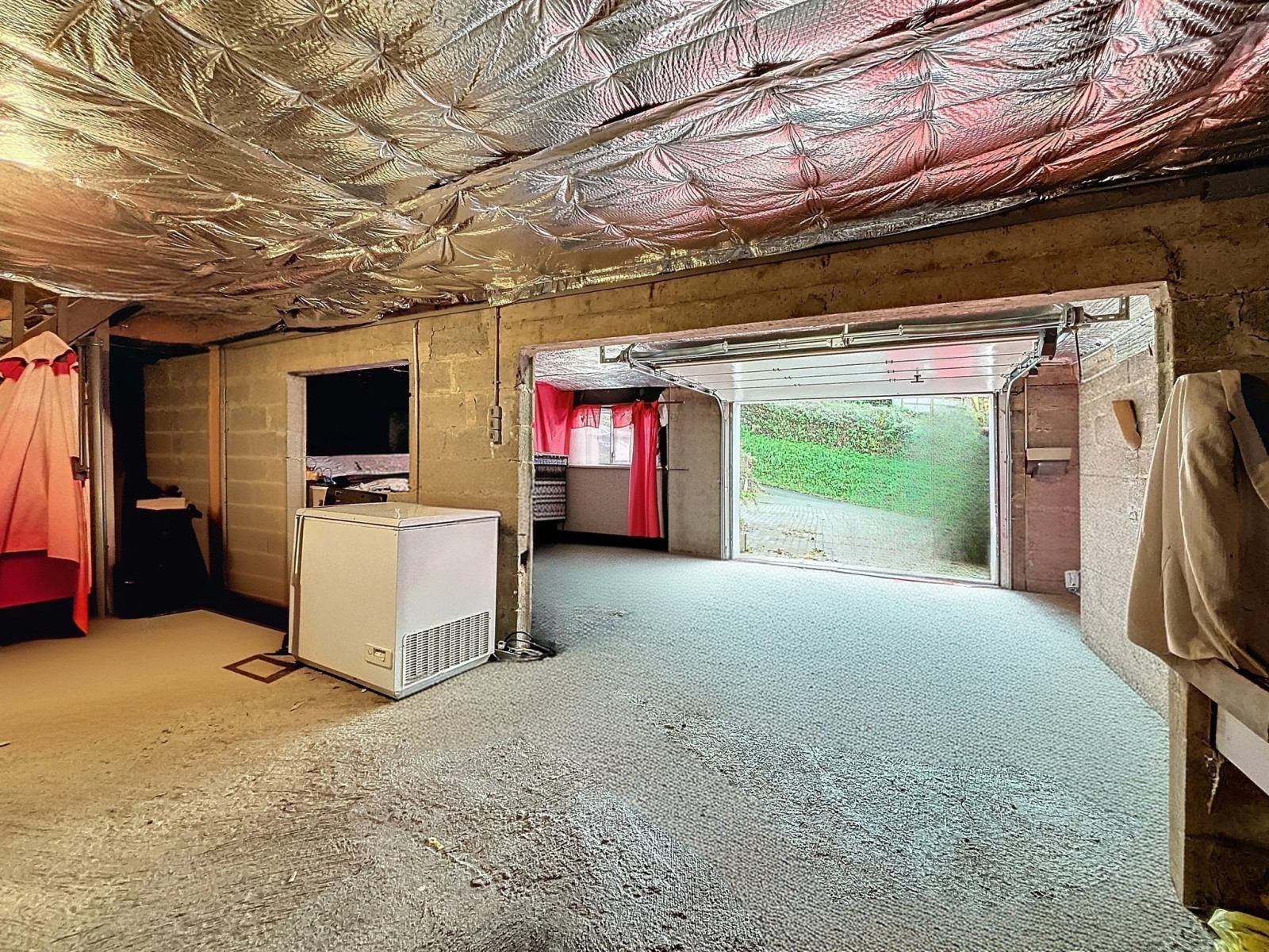 
                                                Vente
                                                 Maison avec vie de plain-pied, jardin arboré et sous-sol com