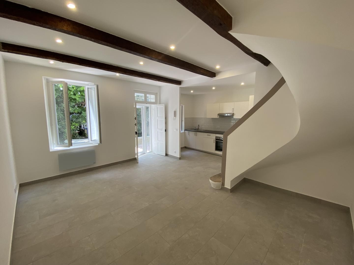 
                                                Location
                                                 Maison Baille*
