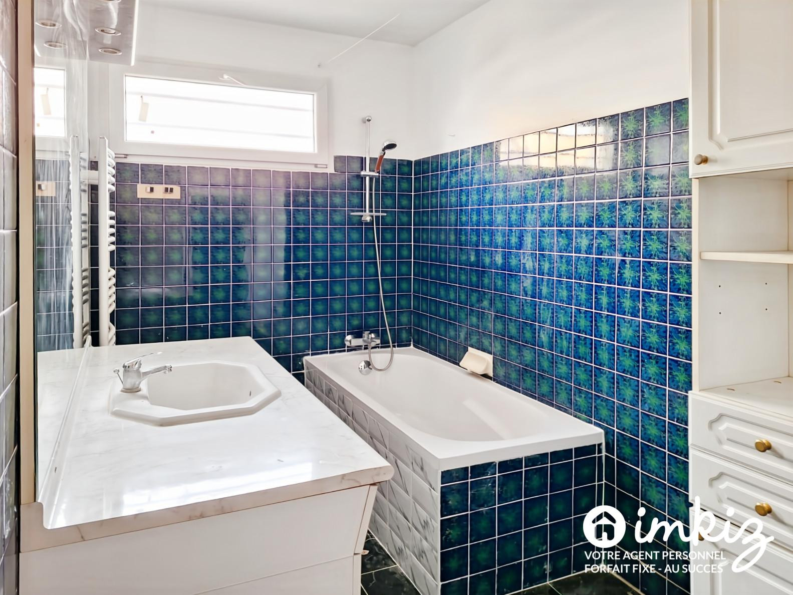 Vente
                                                 Maison bifamiliale à Saint-Denis